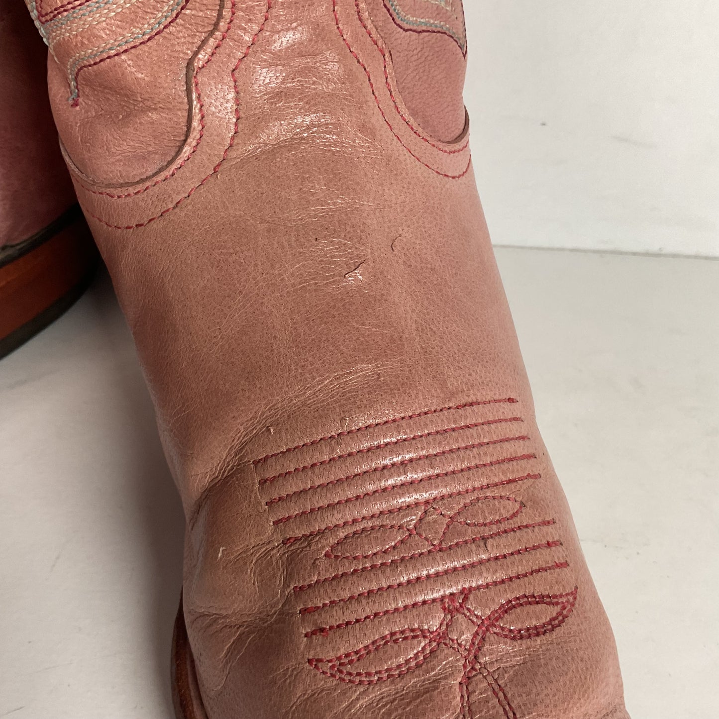 Tony Lama Dusty Pink Cowgirl Boots 7.5 B Distressed