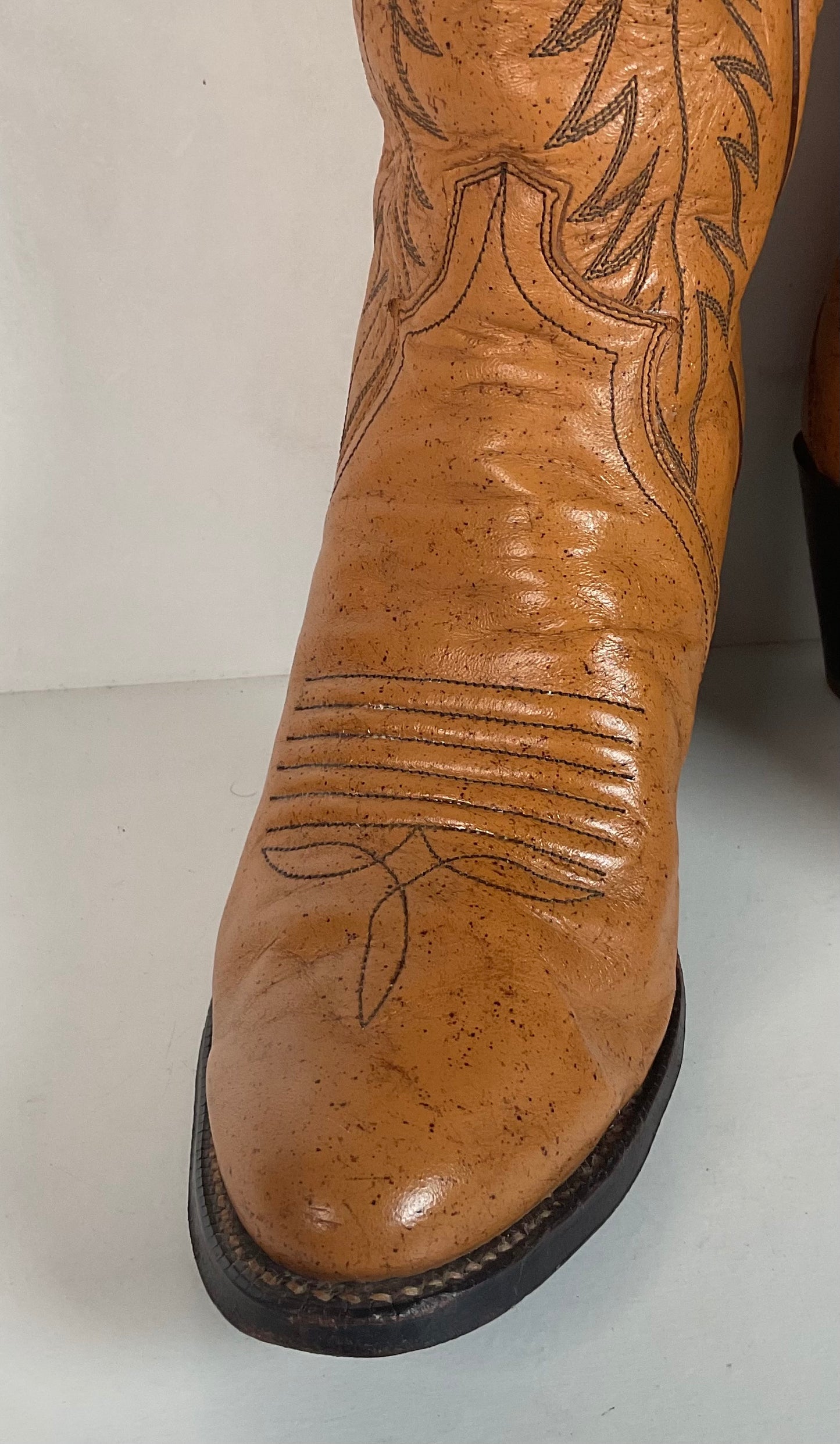Vintage Justin Tall Cowgirl Boots 8 A Stitched Leaf Tooled Overlay