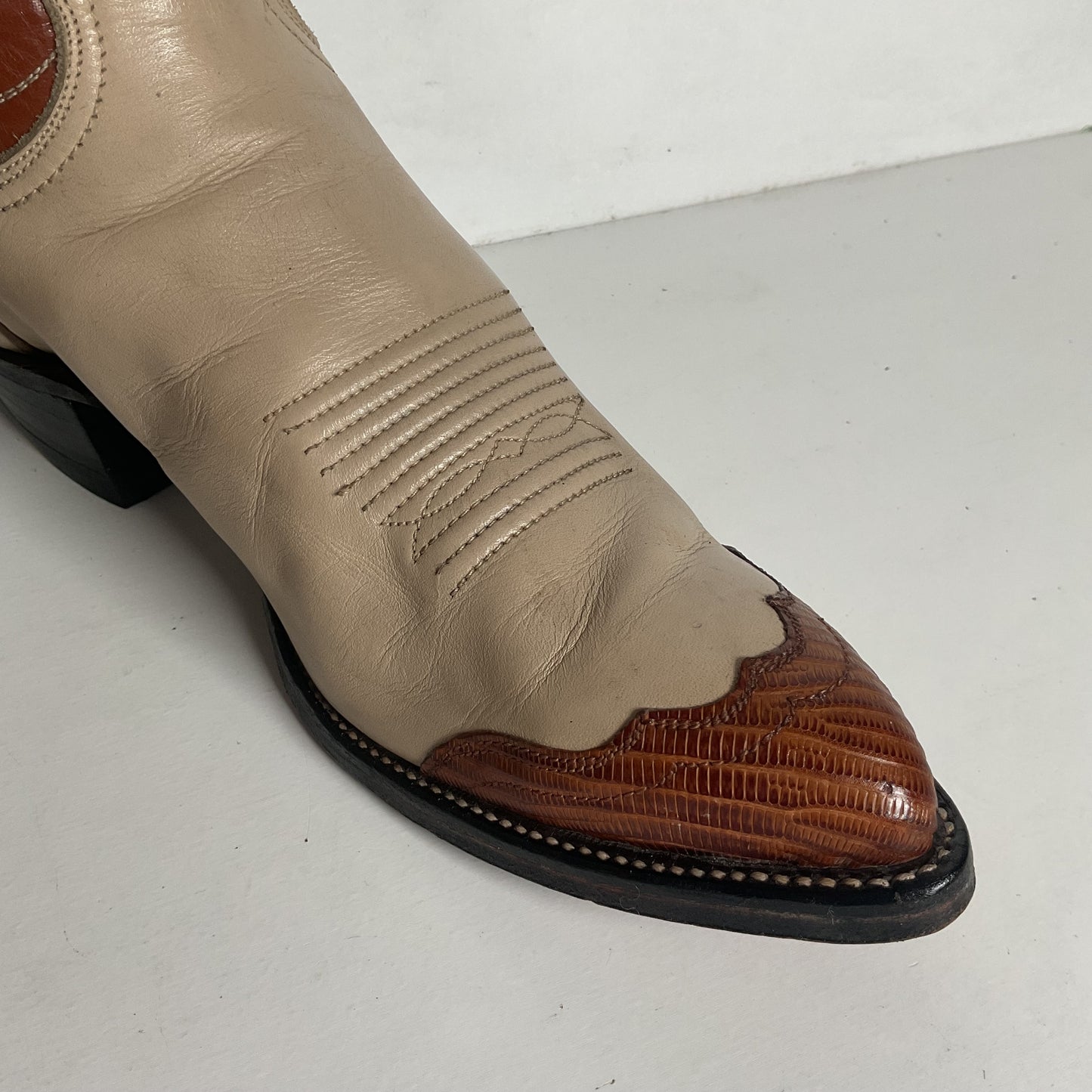 Vintage Tony Lama Urban Cowgirl Boots Men’s 6.5 | Women’s 7.5 Gold Label