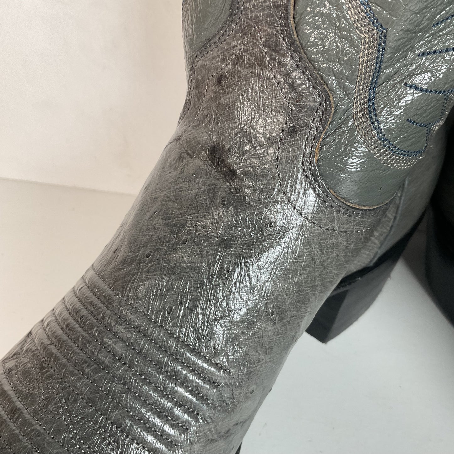 Vintage J. Chisholm Grey Smooth Ostrich Cowboy Boots Men’s 7.5 D | Women’s 8.5 Exotic USA Made