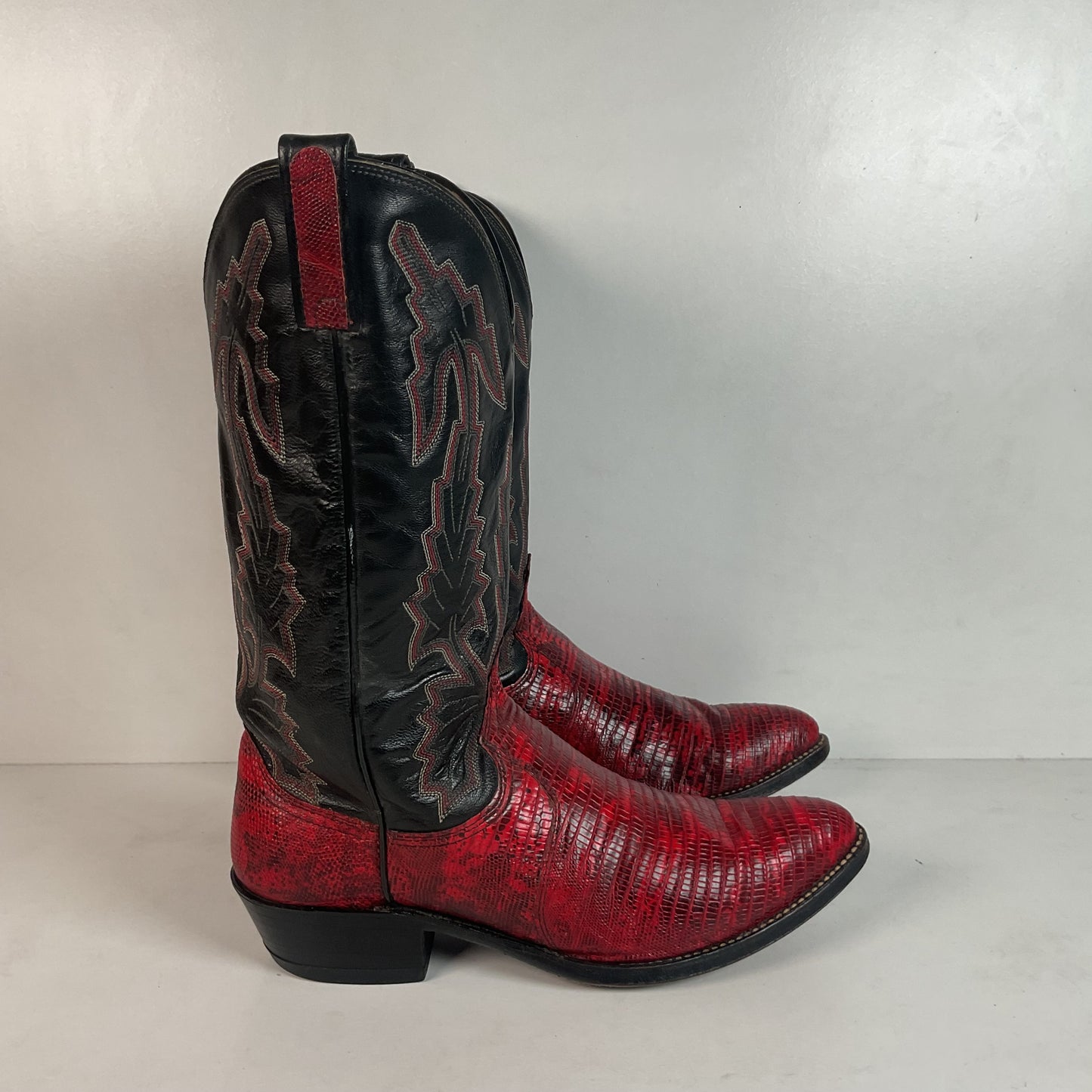 Vintage Dan Post Red Teju Lizard Cowboy Boots 9 D USA Natural Cut