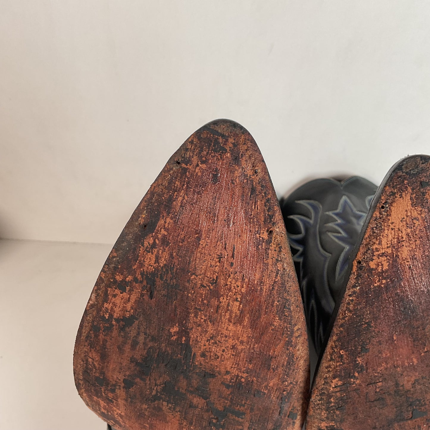 Vintage 1960s Justin Black Sea Turtle Cowboy Boots 10 D USA Made Fort Worth Label Pre-Ban
