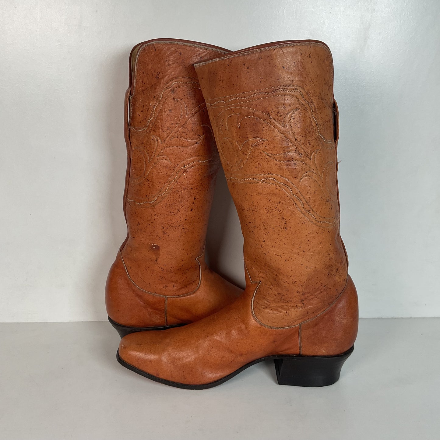 Vintage 1960s Tony Lama Cowgirl Boots 7 B Cavalry Style Black Label