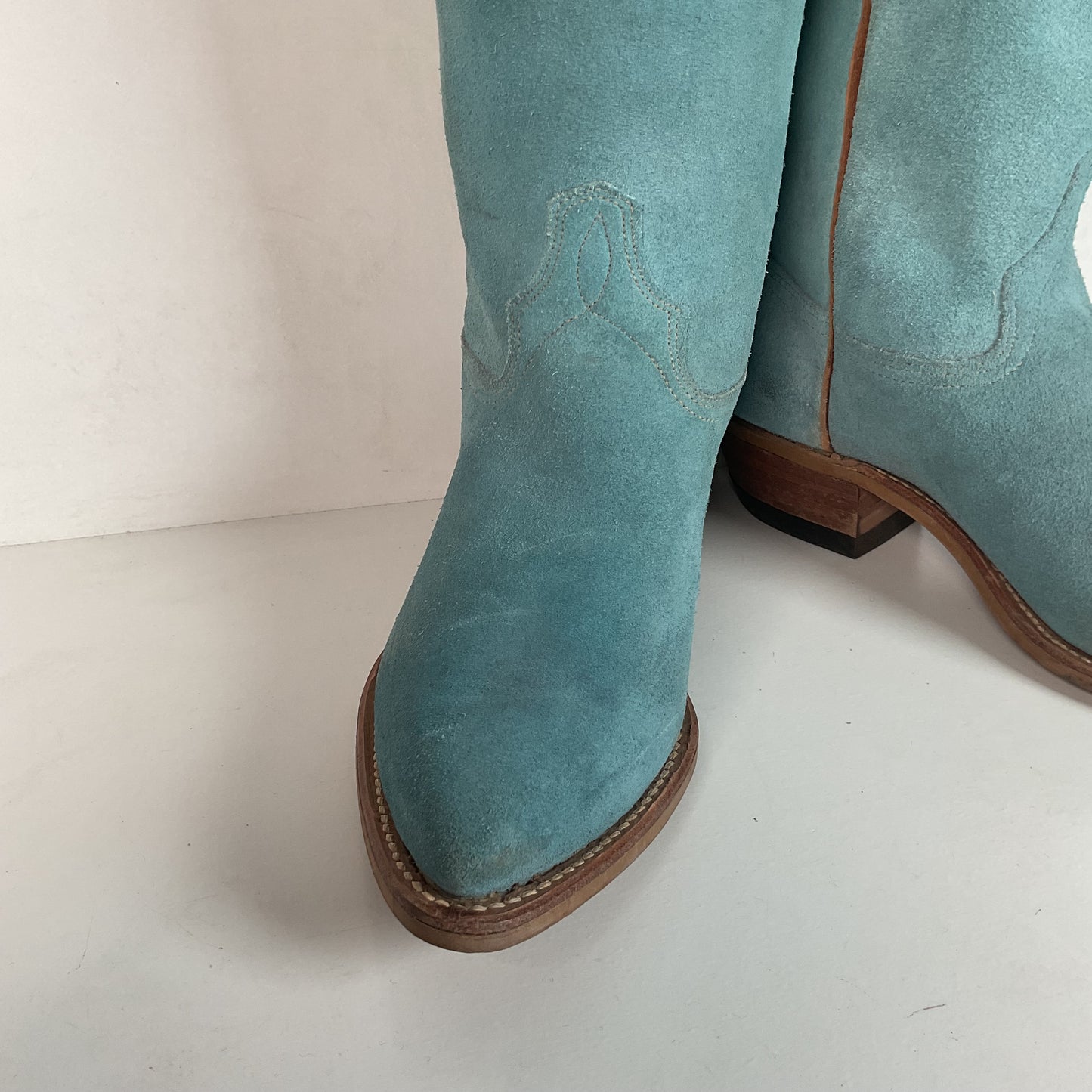 Vintage Wrangler 16.5” Rough Out Suede Cowgirl Boots 6.5 M Fringe Powder Blue