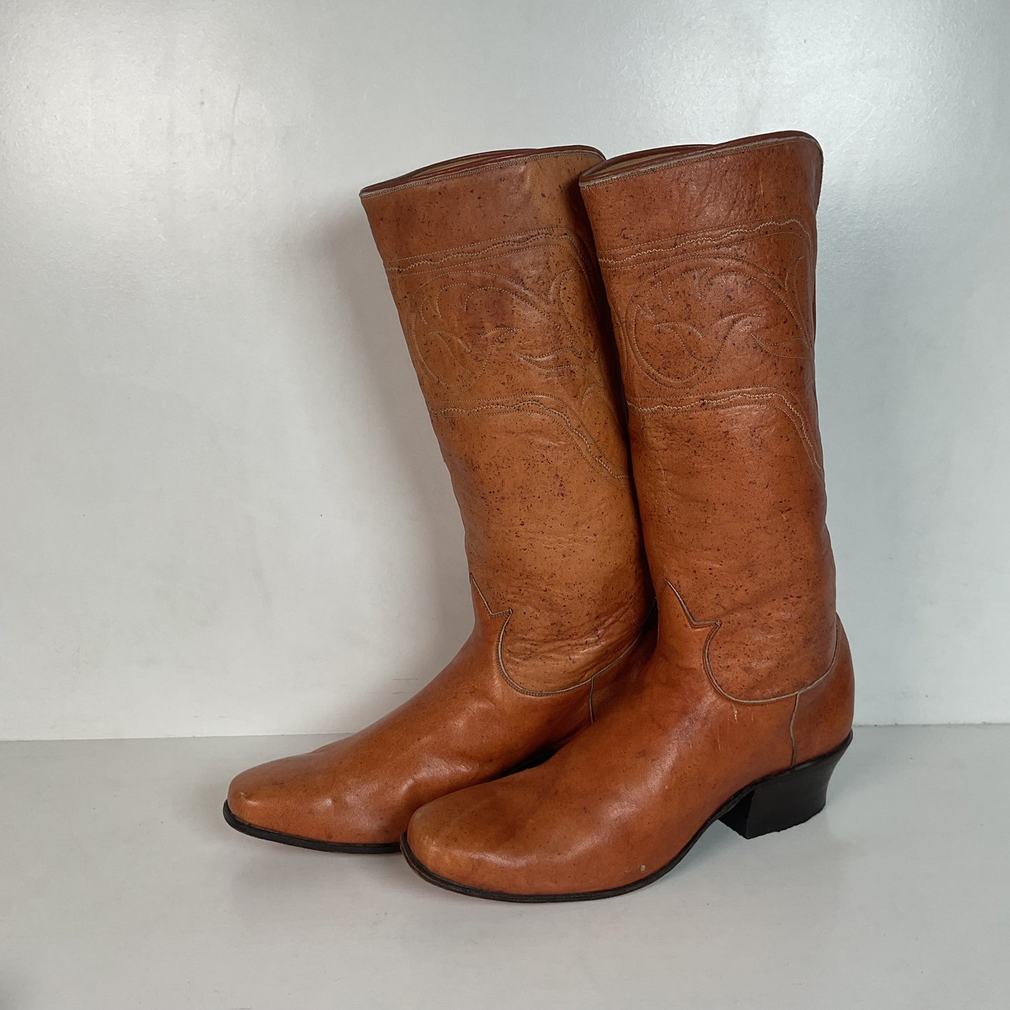 Vintage 1960s Tony Lama Cowgirl Boots 7 B Cavalry Style Black Label