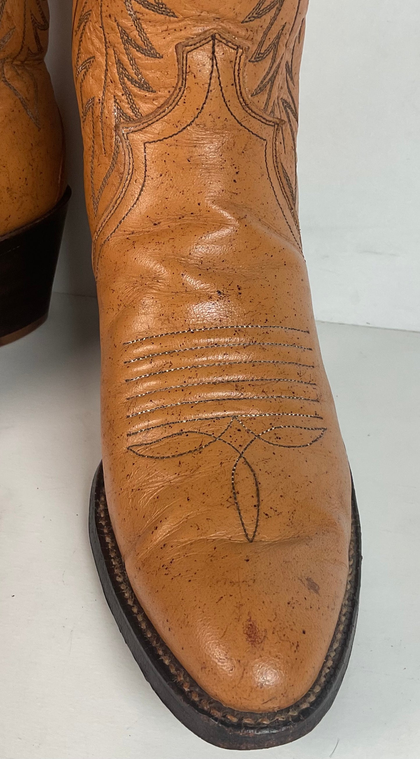 Vintage Justin Tall Cowgirl Boots 8 A Stitched Leaf Tooled Overlay