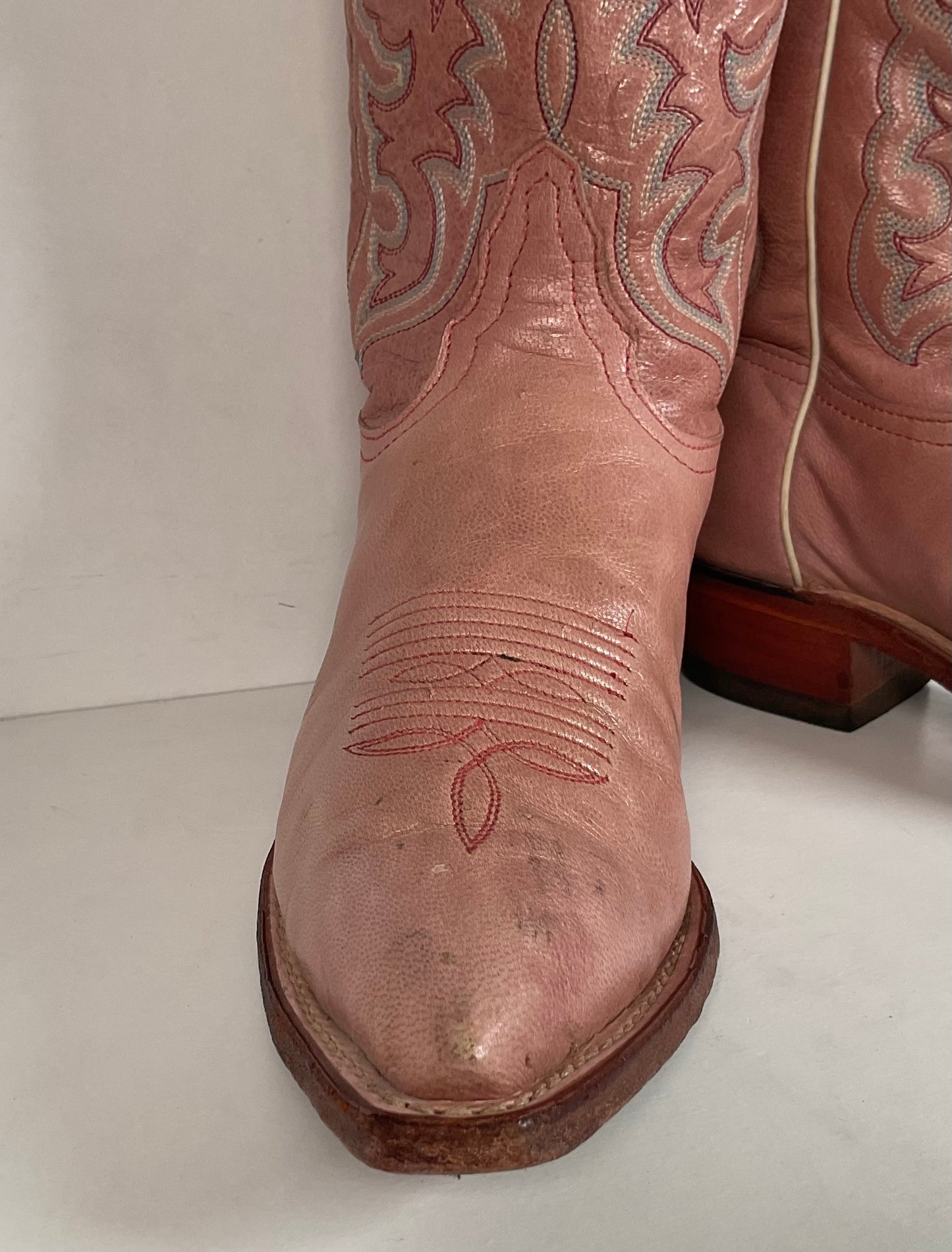 Tony Lama Dusty Pink Cowgirl Boots 7.5 B Distressed