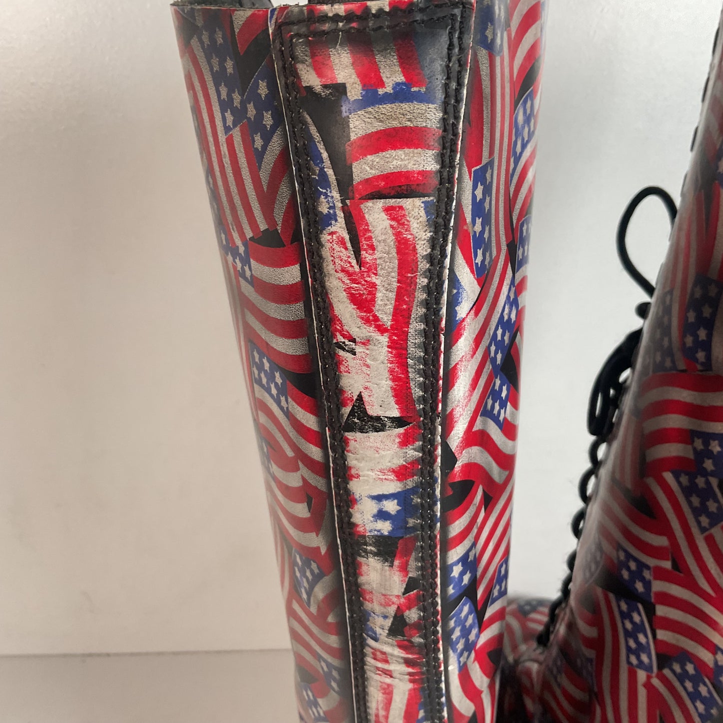 Vintage Dr. Marten 20-Eyelet American Flag Boots UK 6 | US Women’s 8