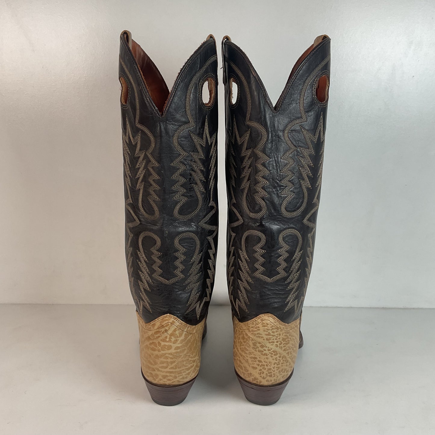 Vintage J Chisholm Tall Buckaroo Cowboy Boots 11 D USA Made Punchy