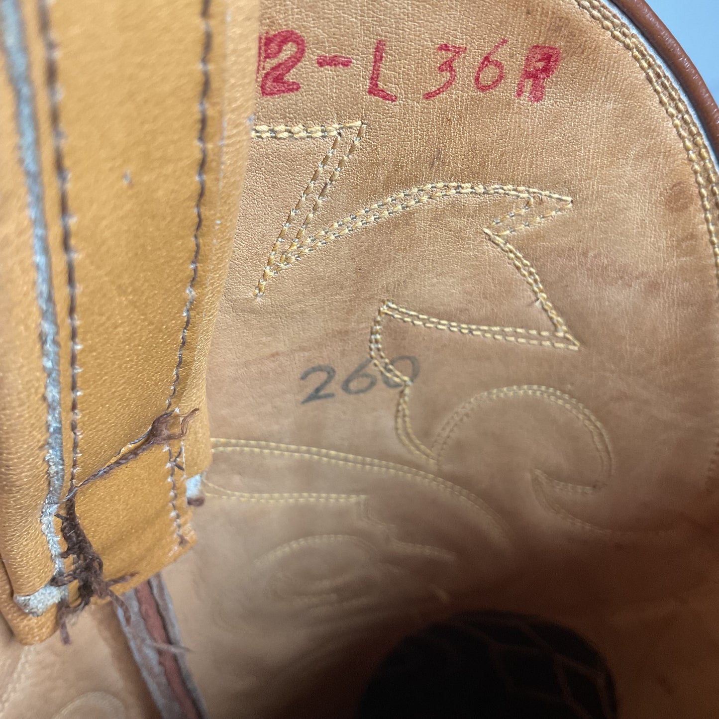 1960s Tony Lama Parade Cowboy Boots Men’s 6 B | Women’s 7 Tooled Inlay