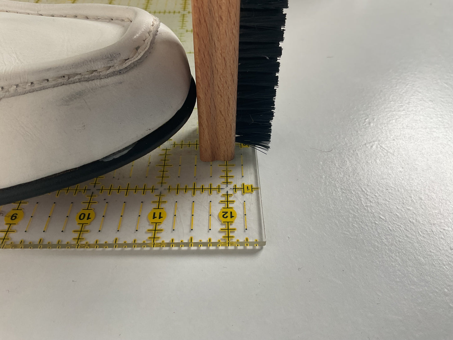 Vintage Johnston Murphy Aristocraft White Moccasin Loafers 10.5 Narrow USA Made