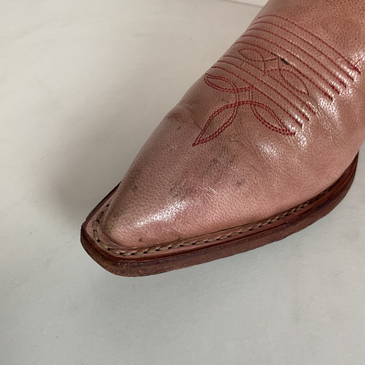 Tony Lama Dusty Pink Cowgirl Boots 7.5 B Distressed