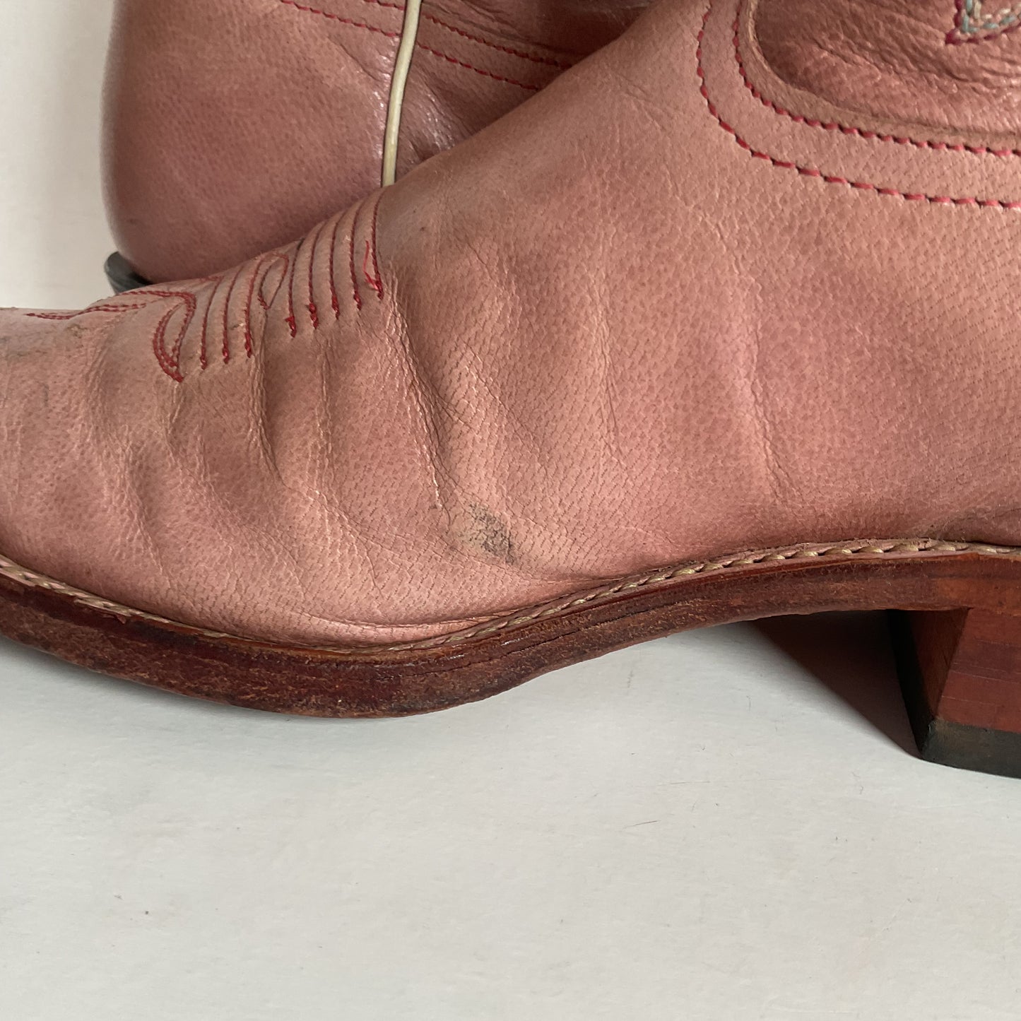 Tony Lama Dusty Pink Cowgirl Boots 7.5 B Distressed