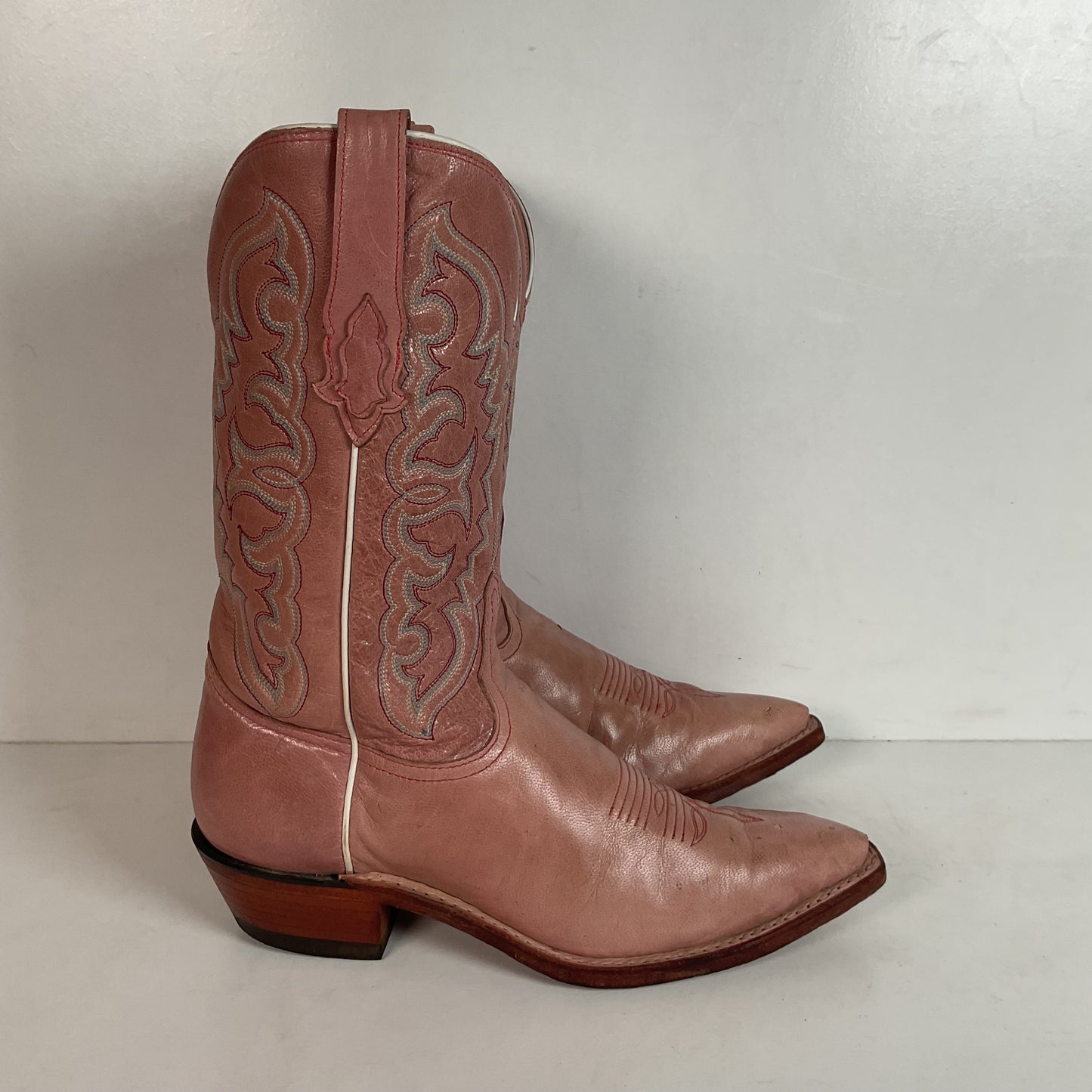 Tony Lama Dusty Pink Cowgirl Boots 7.5 B Distressed