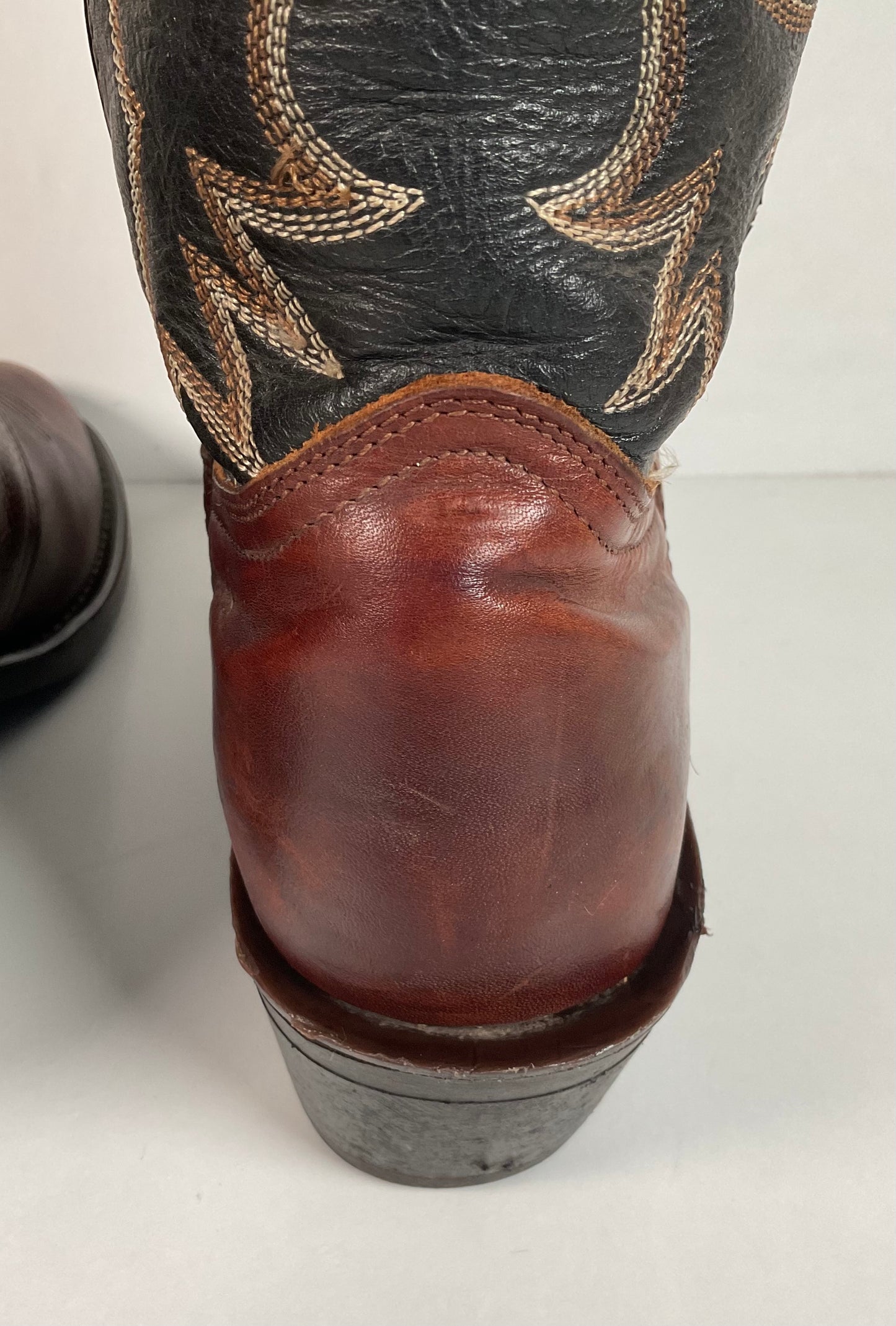 Tall Buckaroo Cowboy Boots 9 D Oil Resistant Work Sole