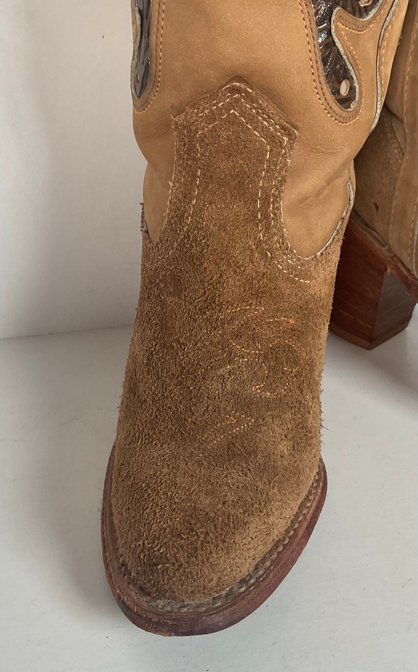 Vintage Miss Capezio Butterfly Inlay Cowgirl Boots 6.5 M USA Rough Out Suede