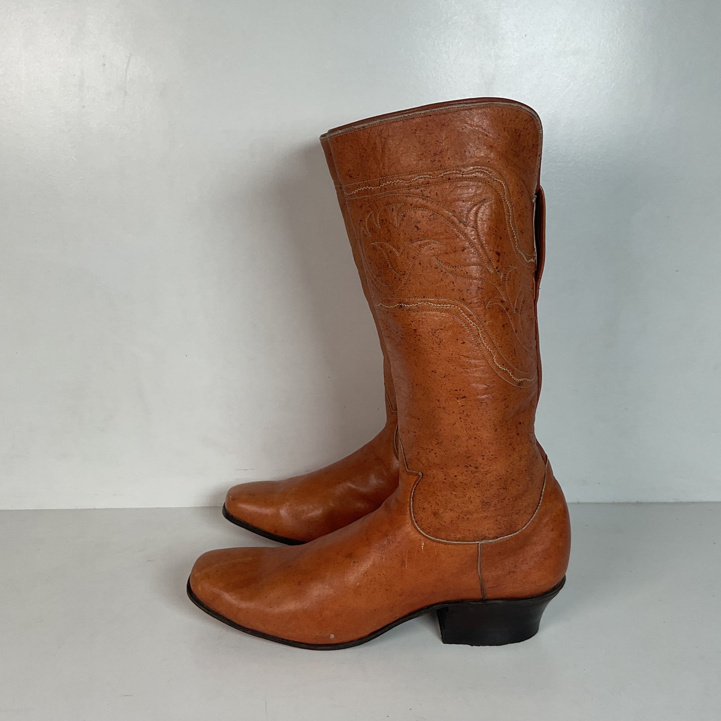 Vintage 1960s Tony Lama Cowgirl Boots 7 B Cavalry Style Black Label