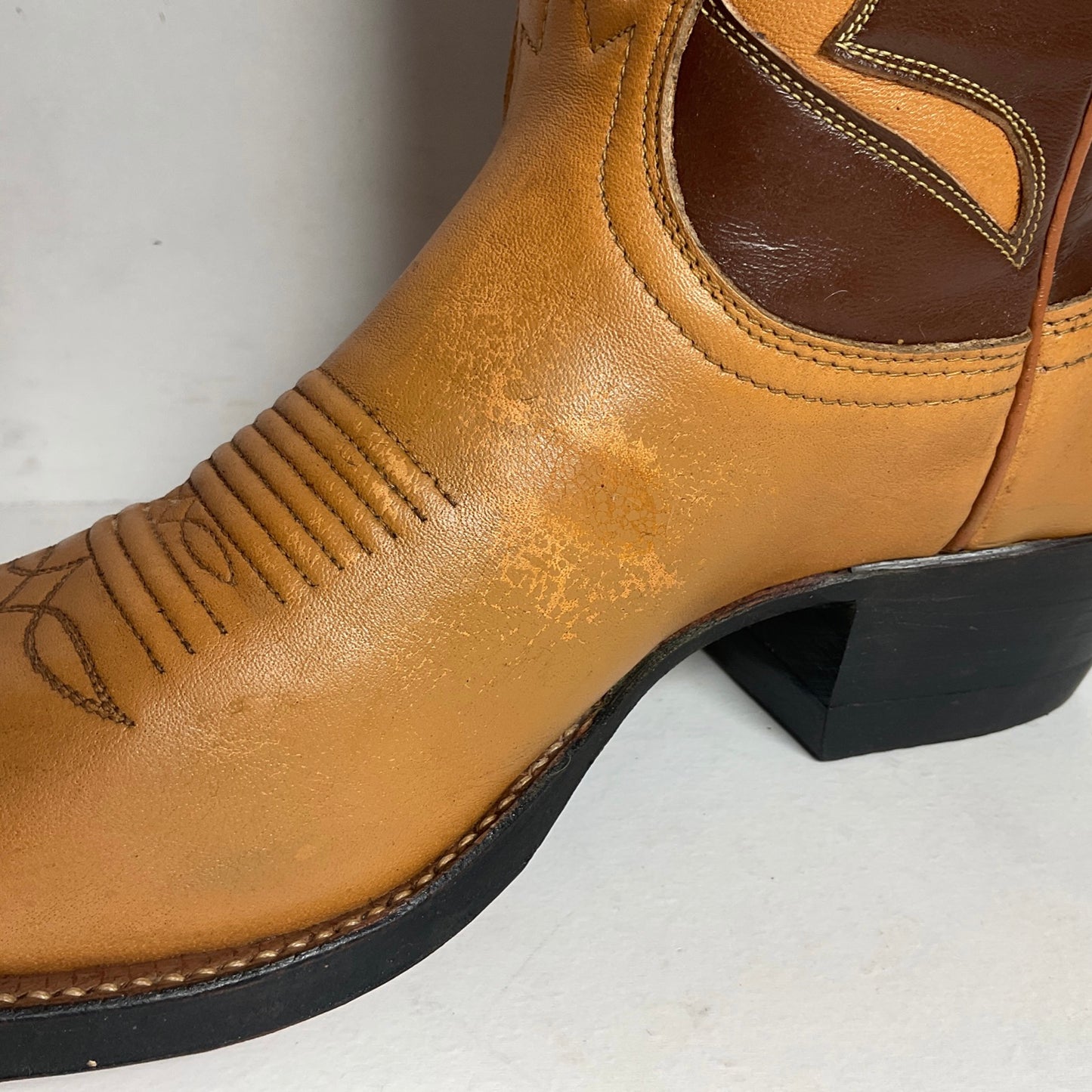 1960s Tony Lama Parade Cowboy Boots Men’s 6 B | Women’s 7 Tooled Inlay