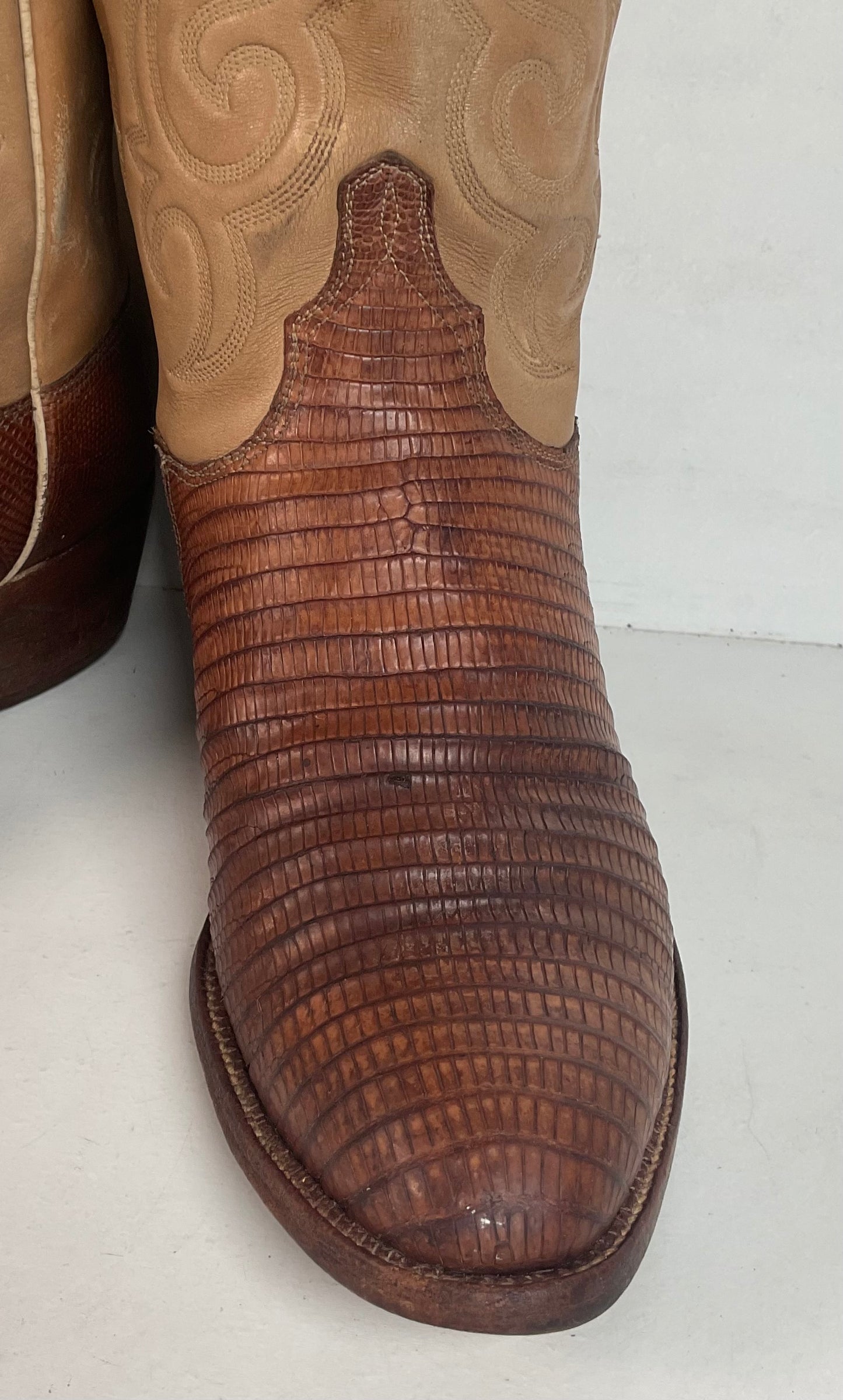 Vintage Lucchese San Antonio Lizard Teju Cowboy Boots 9.5 B