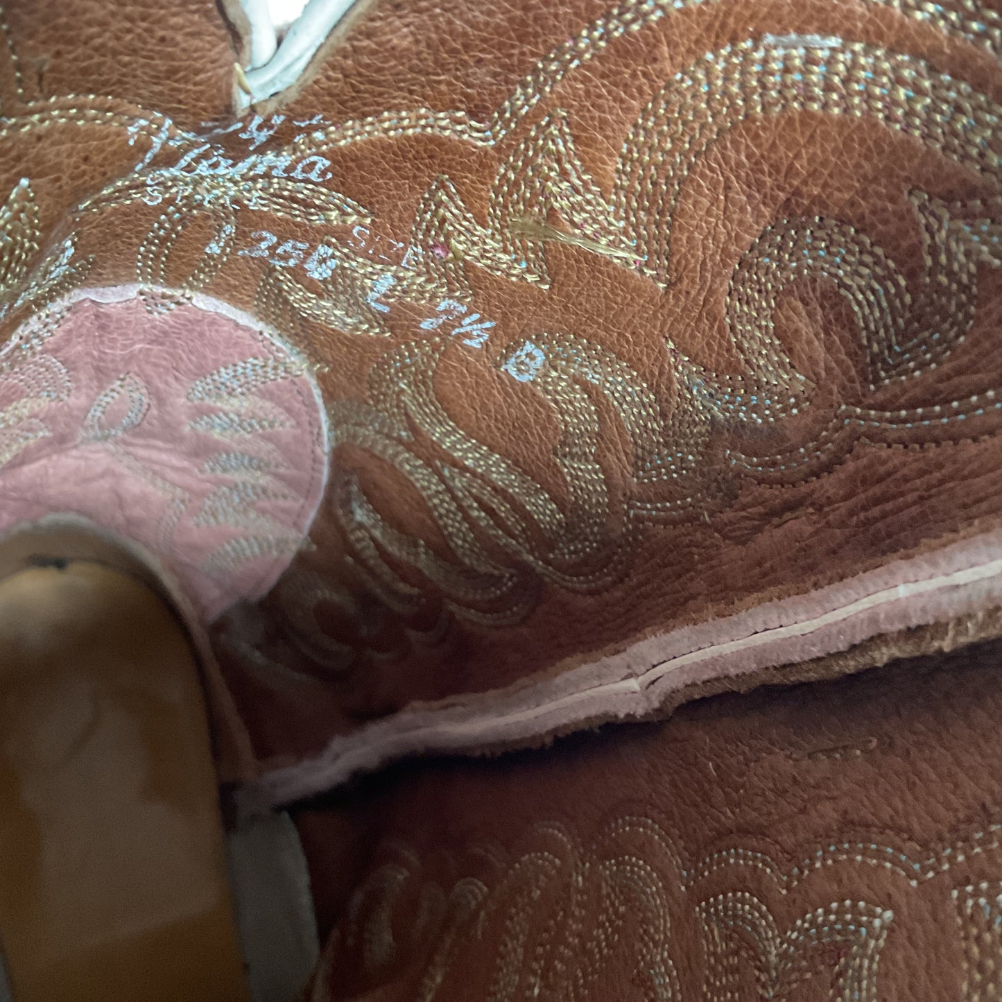 Tony Lama Dusty Pink Cowgirl Boots 7.5 B Distressed