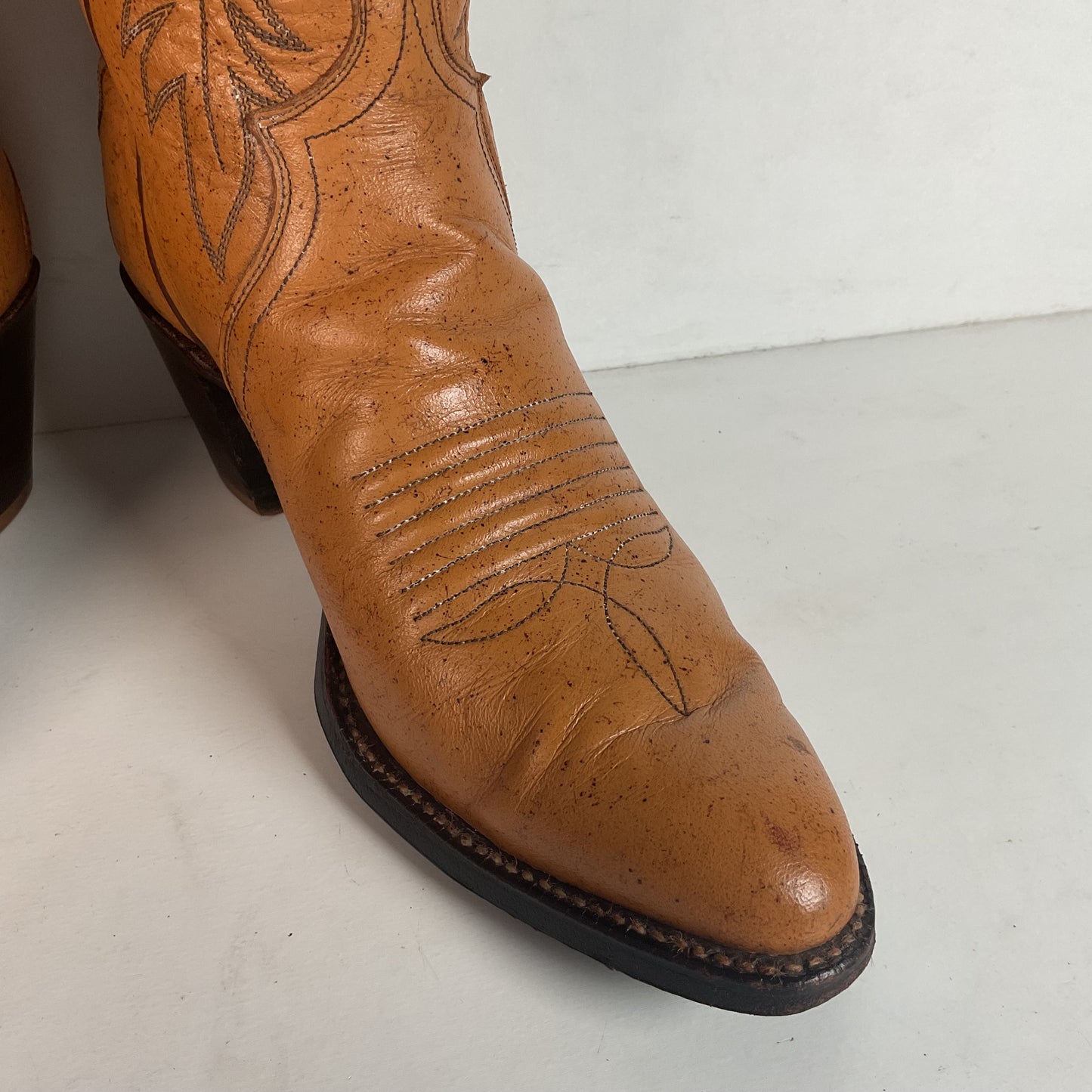 Vintage Justin Tall Cowgirl Boots 8 A Stitched Leaf Tooled Overlay