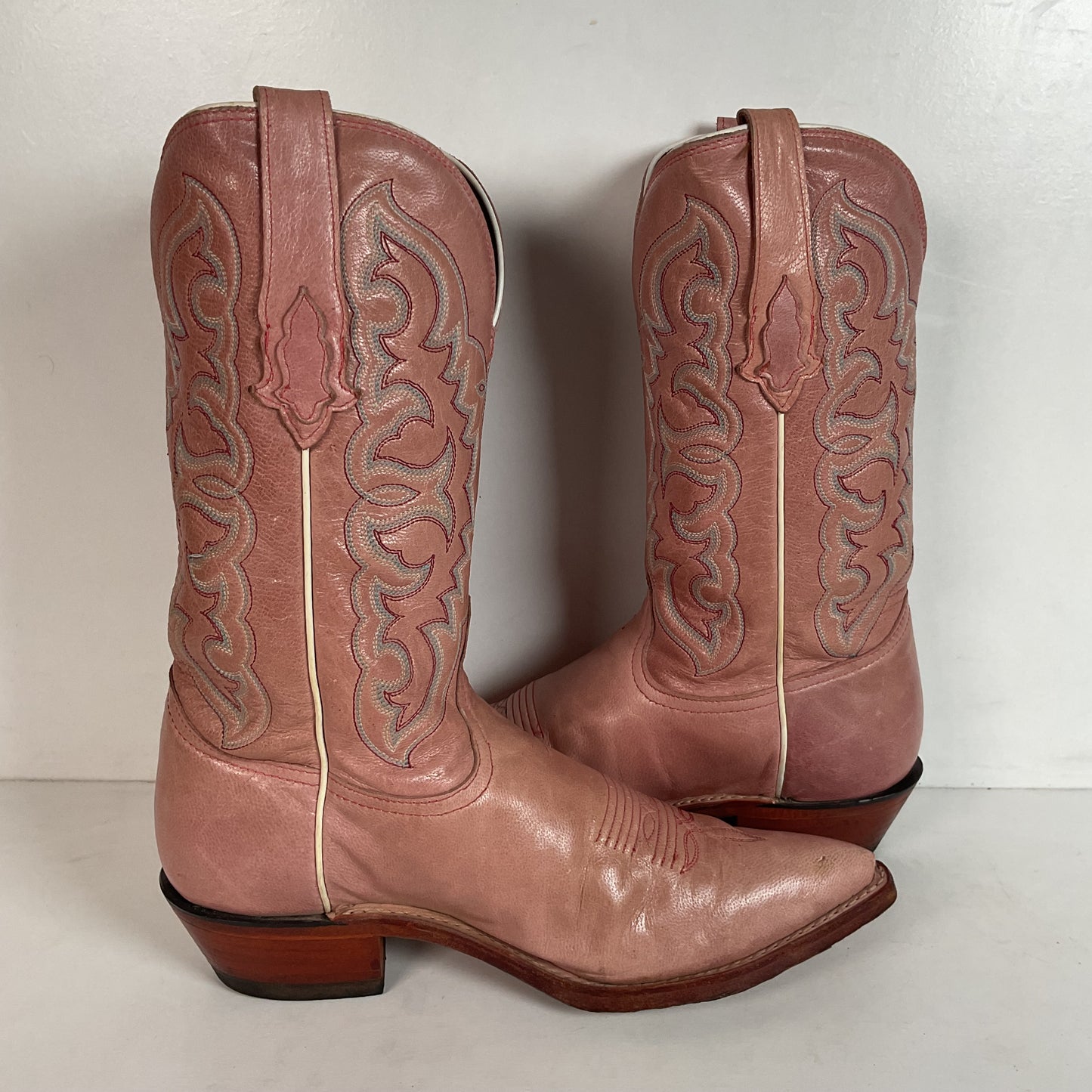 Tony Lama Dusty Pink Cowgirl Boots 7.5 B Distressed
