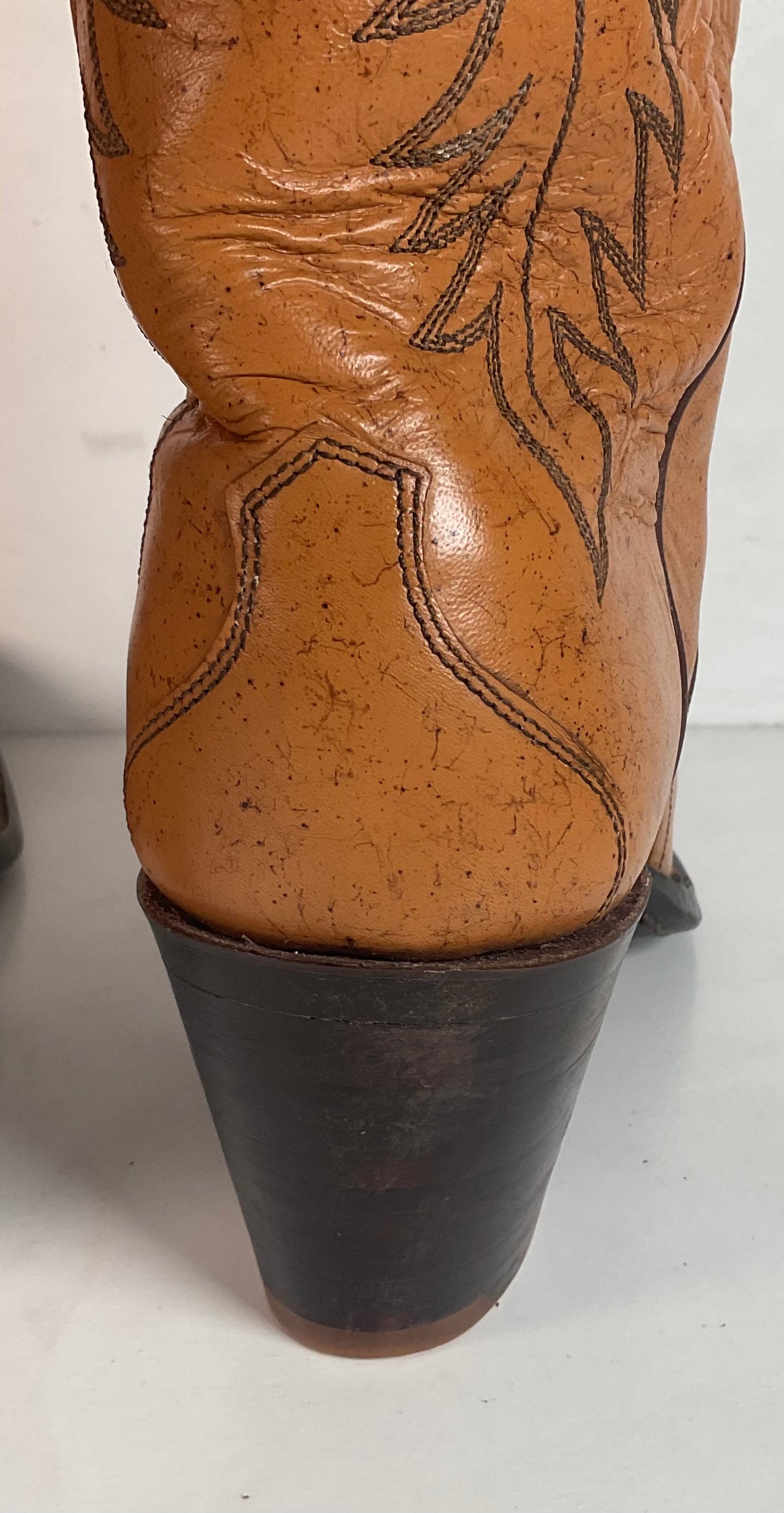 Vintage Justin Tall Cowgirl Boots 8 A Stitched Leaf Tooled Overlay