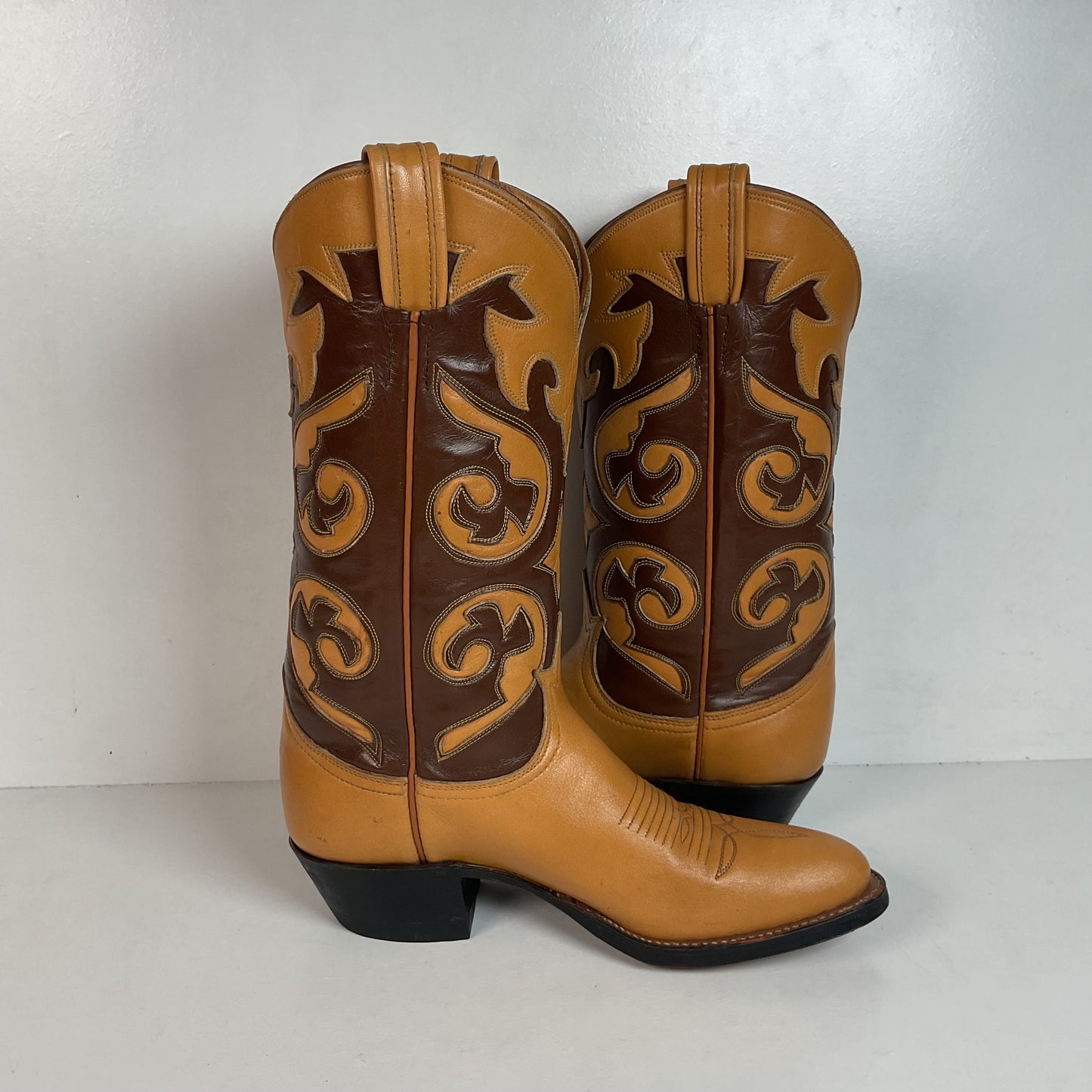 1960s Tony Lama Parade Cowboy Boots Men’s 6 B | Women’s 7 Tooled Inlay