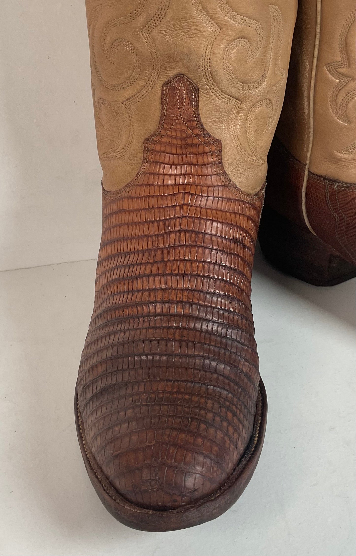 Vintage Lucchese San Antonio Lizard Teju Cowboy Boots 9.5 B