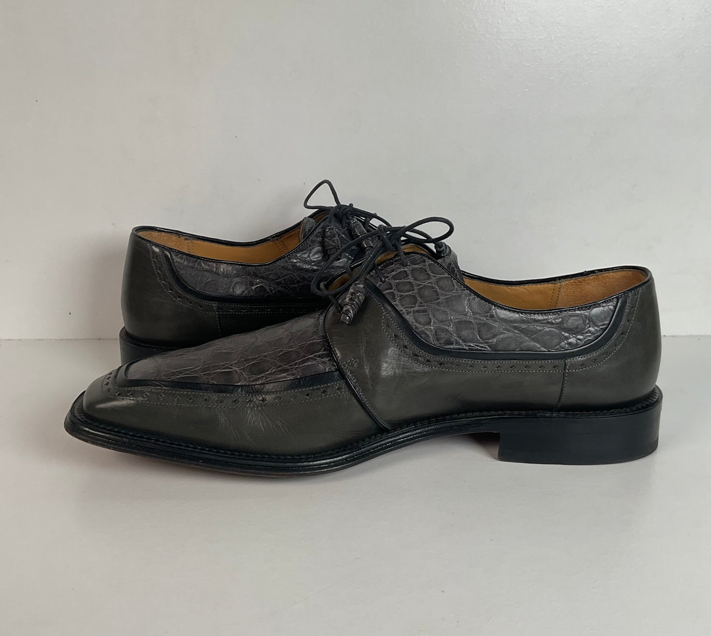 Mezlan Grey Crocodile Derby Shoes 10 M Exotic Bias Cut