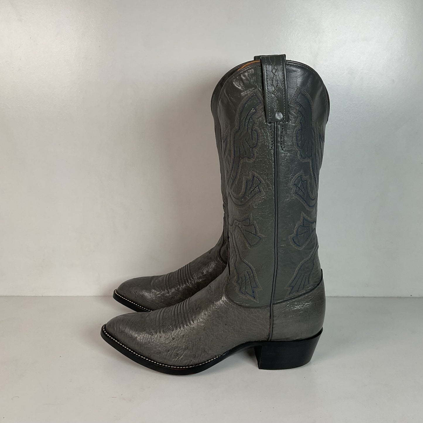 Vintage J. Chisholm Grey Smooth Ostrich Cowboy Boots Men’s 7.5 D | Women’s 8.5 Exotic USA Made