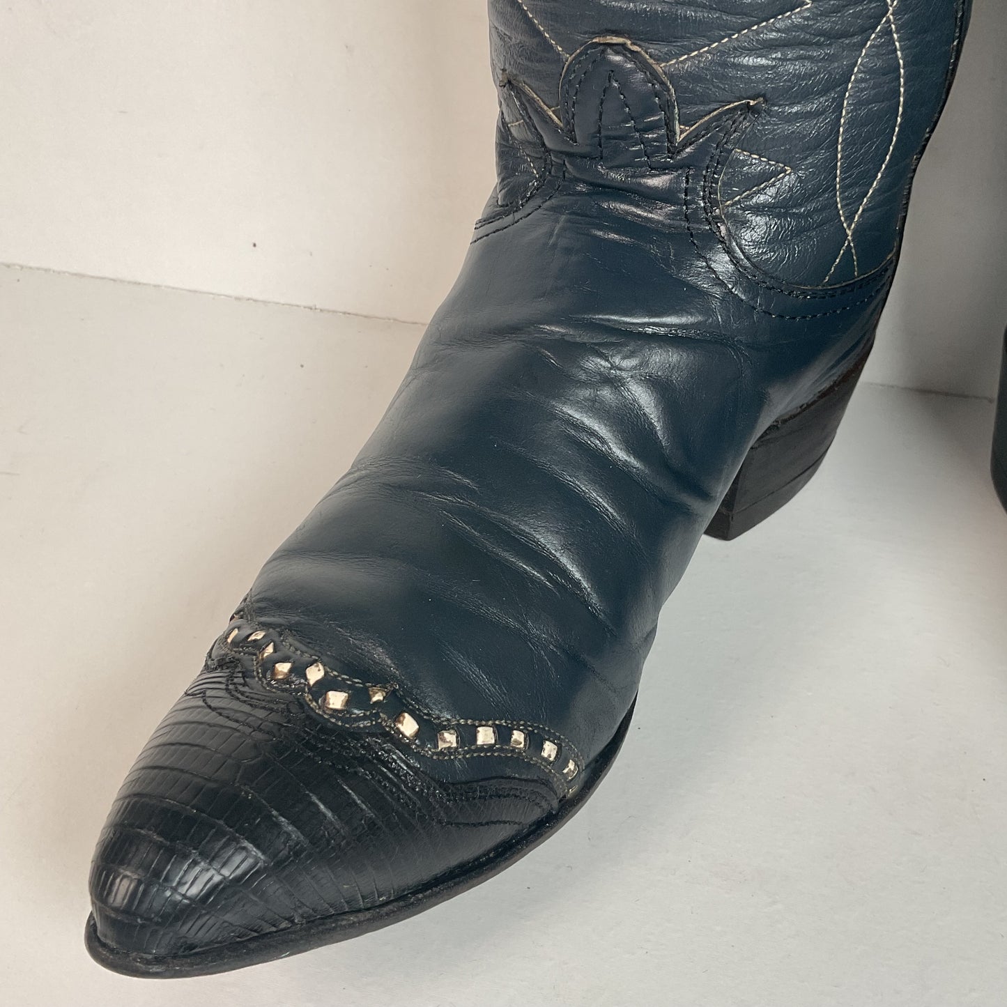 Vintage Tony Lama Navy Blue Cowgirl Boots 5.5 B Gold Label Lizard Wingtip