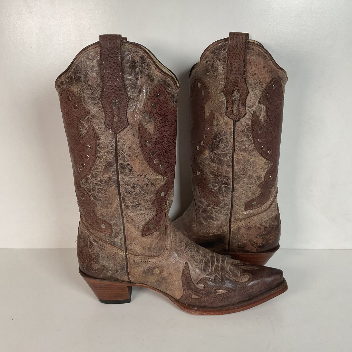 Corral Women’s Concho Cowgirl Boots 12 M Distressed Style Wingtip