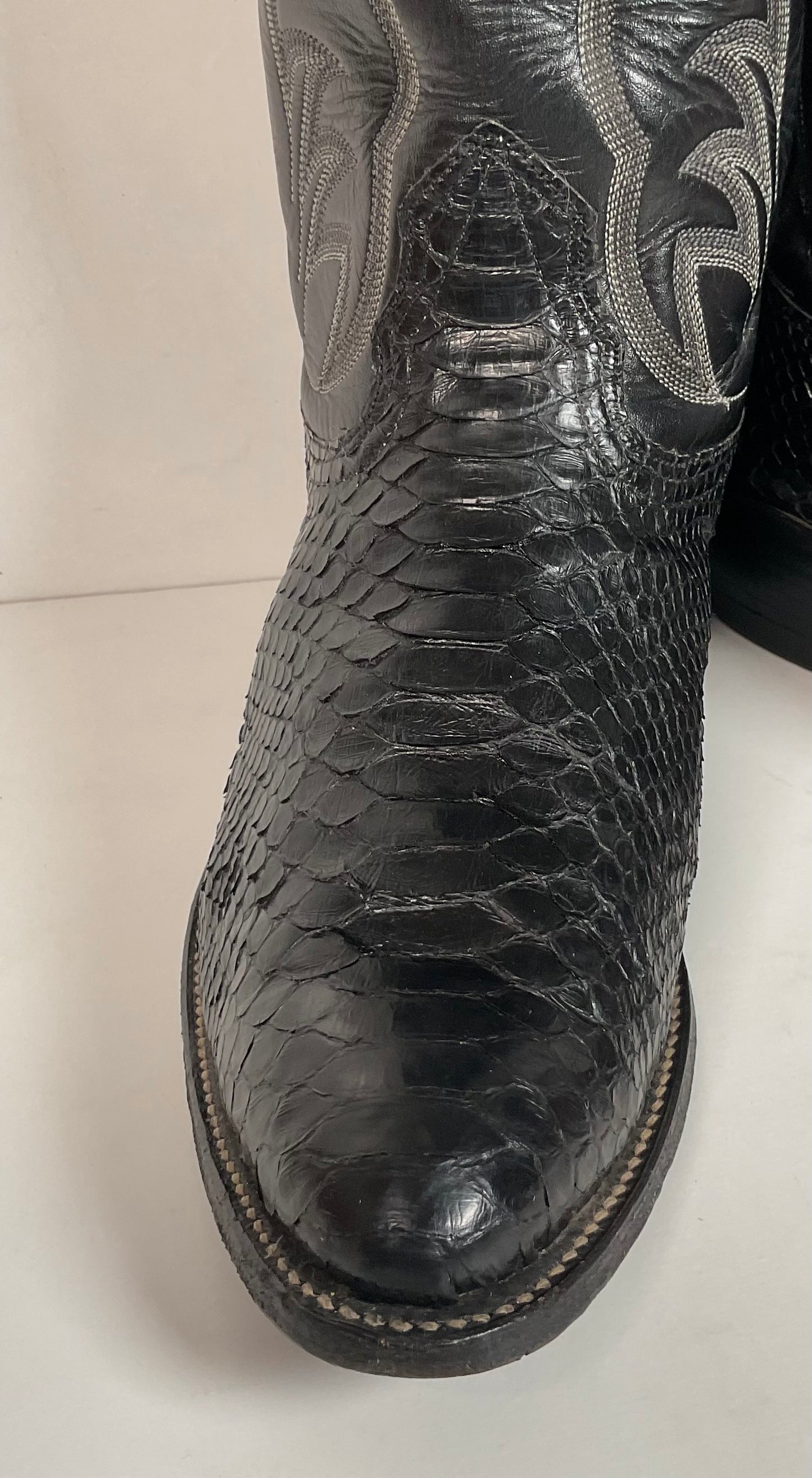 Vintage Nocona Black Boa Snakeskin Cowboy Boots 9 D Old Black Label Back Cut