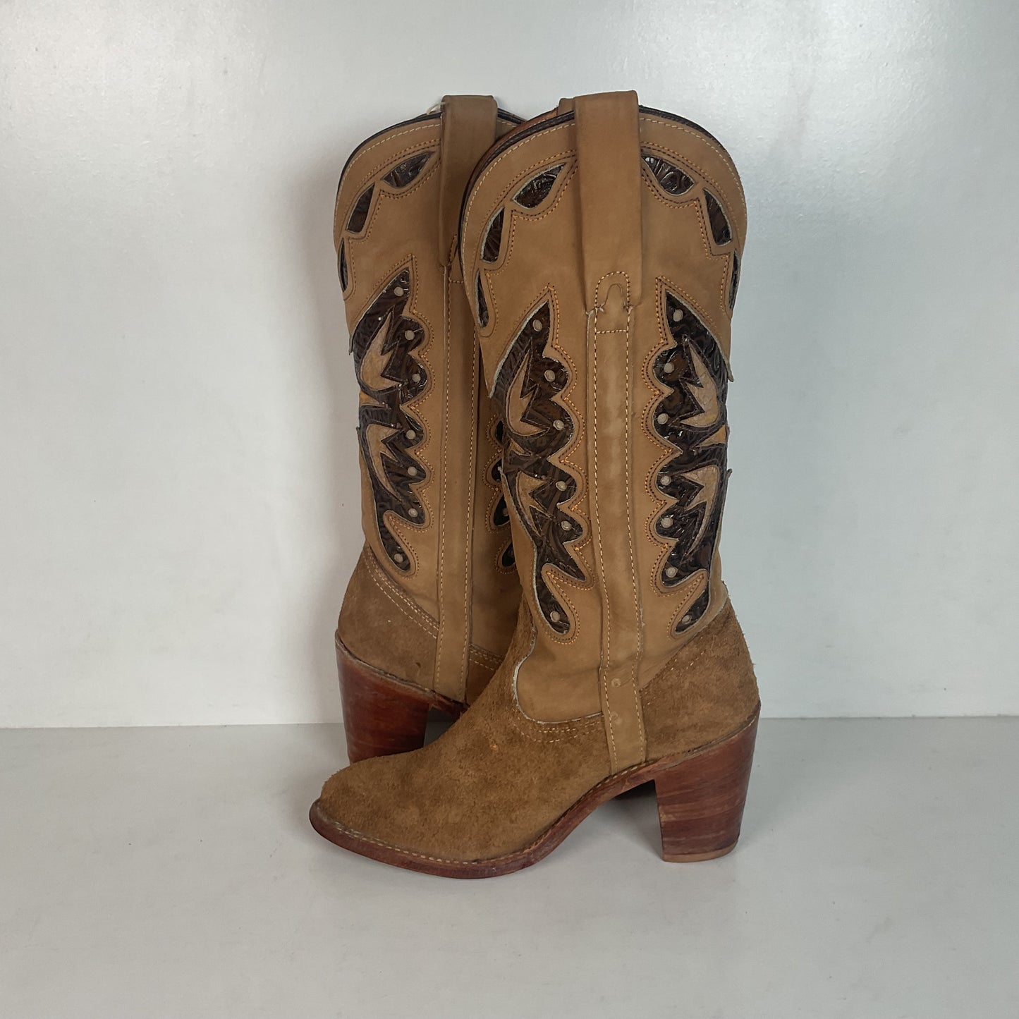 Vintage Miss Capezio Butterfly Inlay Cowgirl Boots 6.5 M USA Rough Out Suede