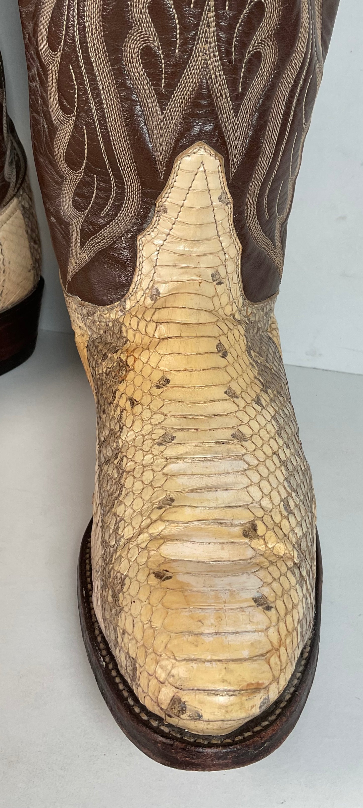 Vintage Tony Lama Water Snake Cowboy Boots 9 D Gold Label Snakeskin