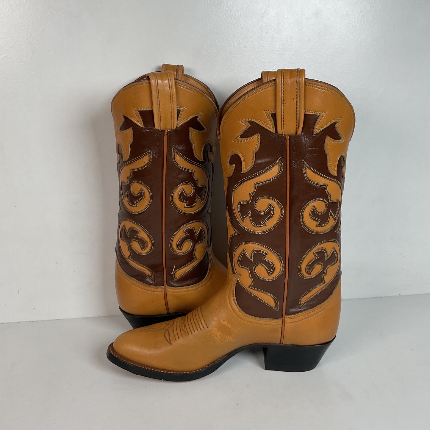 1960s Tony Lama Parade Cowboy Boots Men’s 6 B | Women’s 7 Tooled Inlay