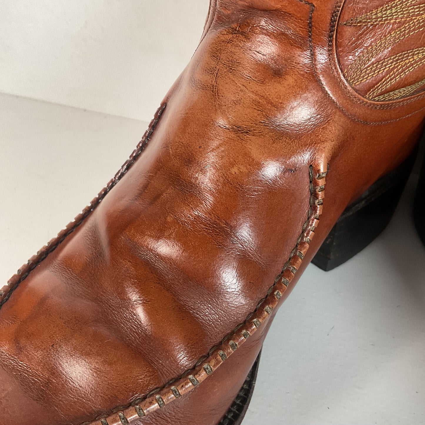 Vintage 1970s Dan Post Whip Stitch Cowboy Boots 9 D Stove Pipe