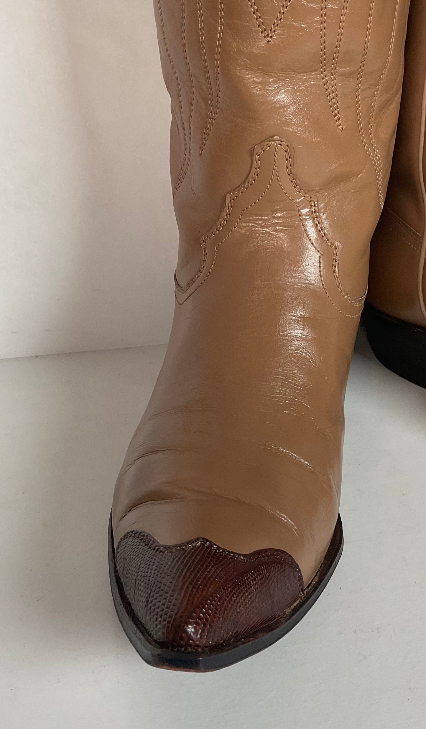 Vintage 1960s Justin Lizard Wingtip Cowgirl Boots 7 B White Label USA Made