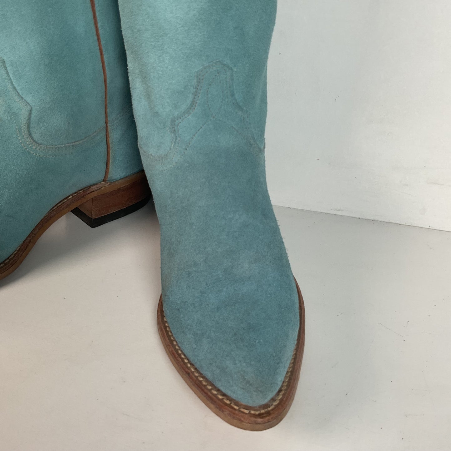 Vintage Wrangler 16.5” Rough Out Suede Cowgirl Boots 6.5 M Fringe Powder Blue
