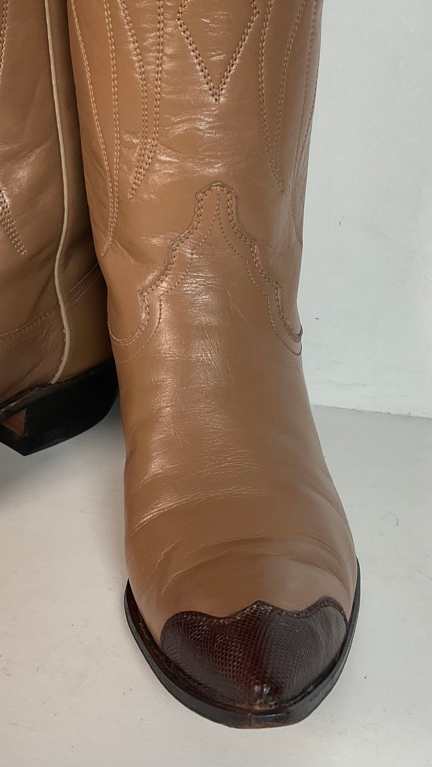 Vintage 1960s Justin Lizard Wingtip Cowgirl Boots 7 B White Label USA Made