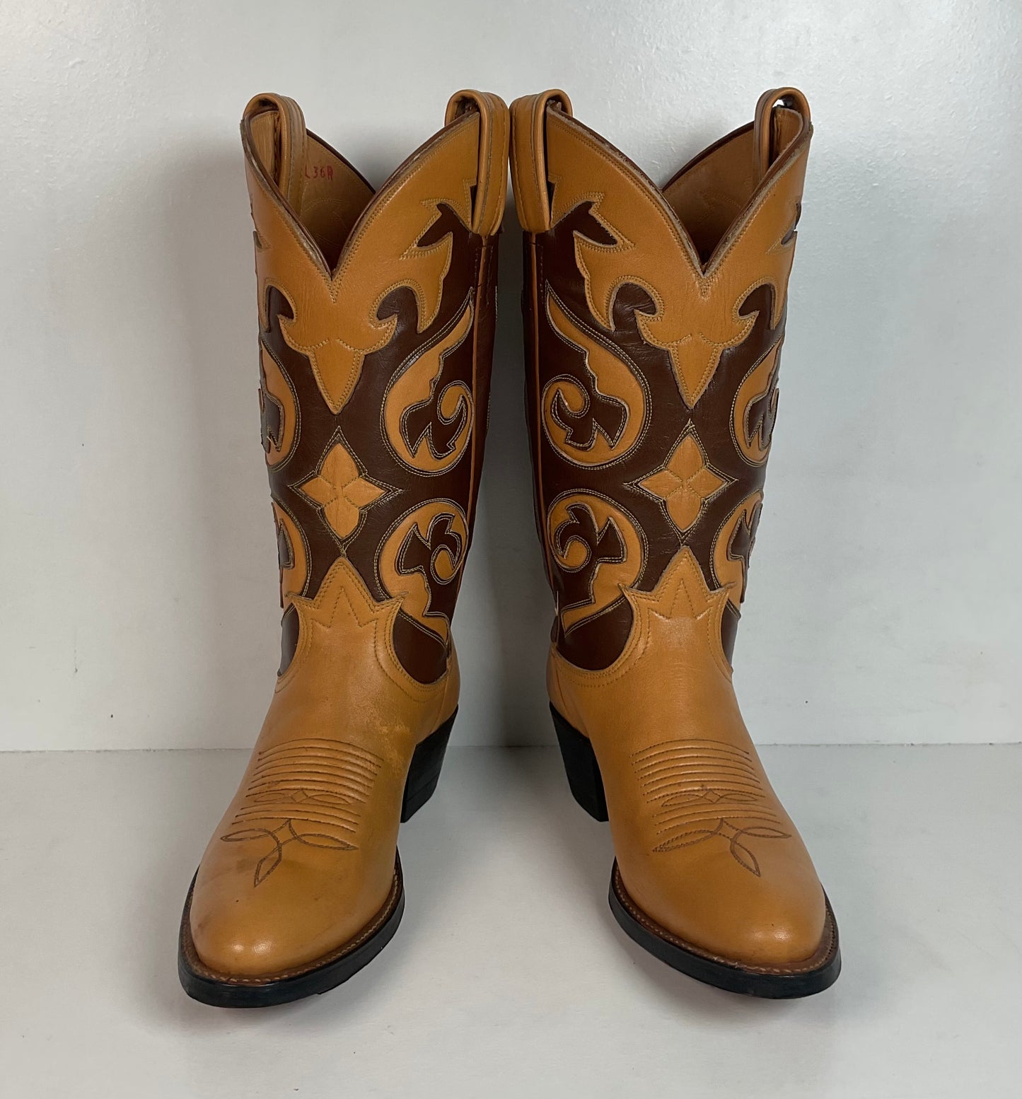 1960s Tony Lama Parade Cowboy Boots Men’s 6 B | Women’s 7 Tooled Inlay