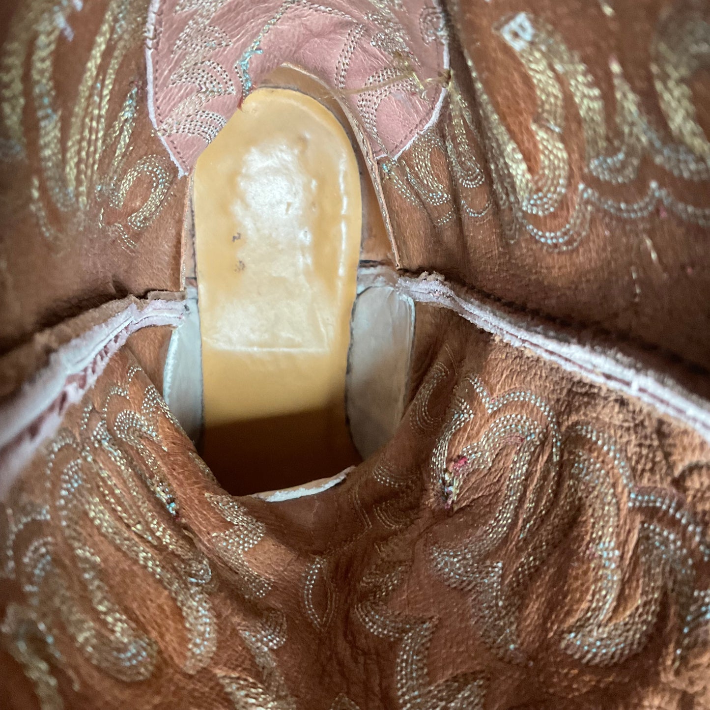 Tony Lama Dusty Pink Cowgirl Boots 7.5 B Distressed
