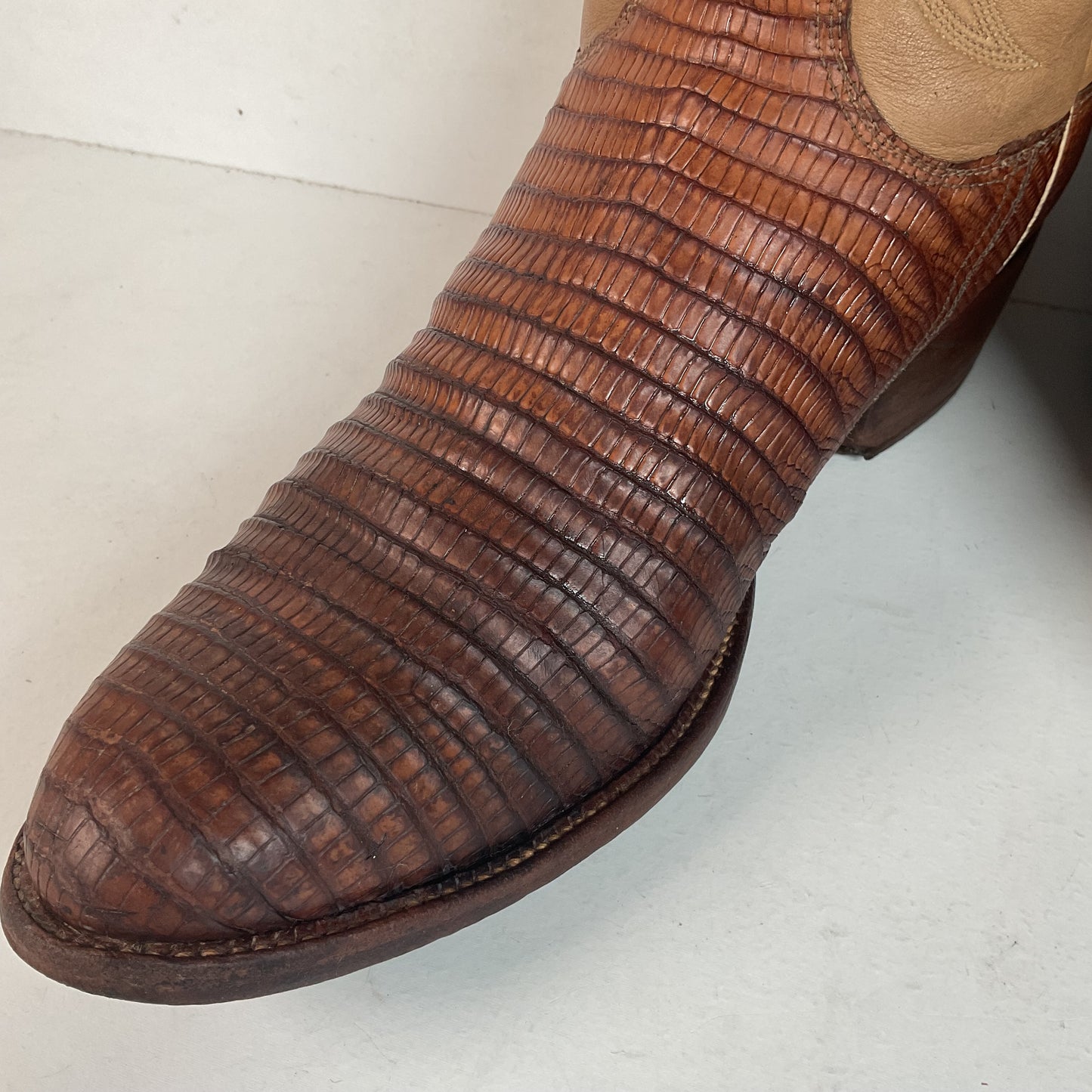 Vintage Lucchese San Antonio Lizard Teju Cowboy Boots 9.5 B