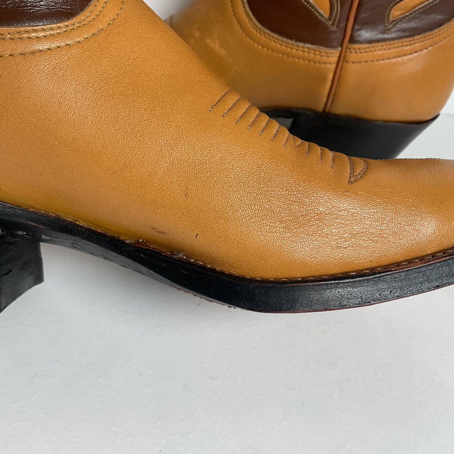 1960s Tony Lama Parade Cowboy Boots Men’s 6 B | Women’s 7 Tooled Inlay