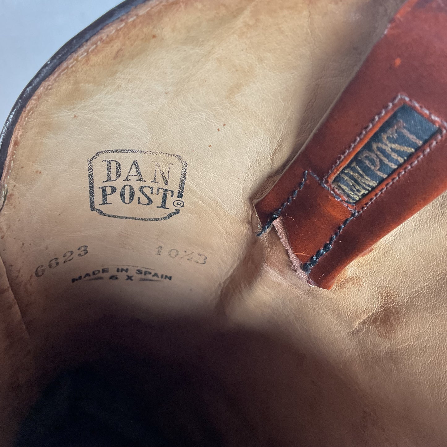 Vintage 1970s Dan Post Whip Stitch Cowboy Boots 9 D Stove Pipe