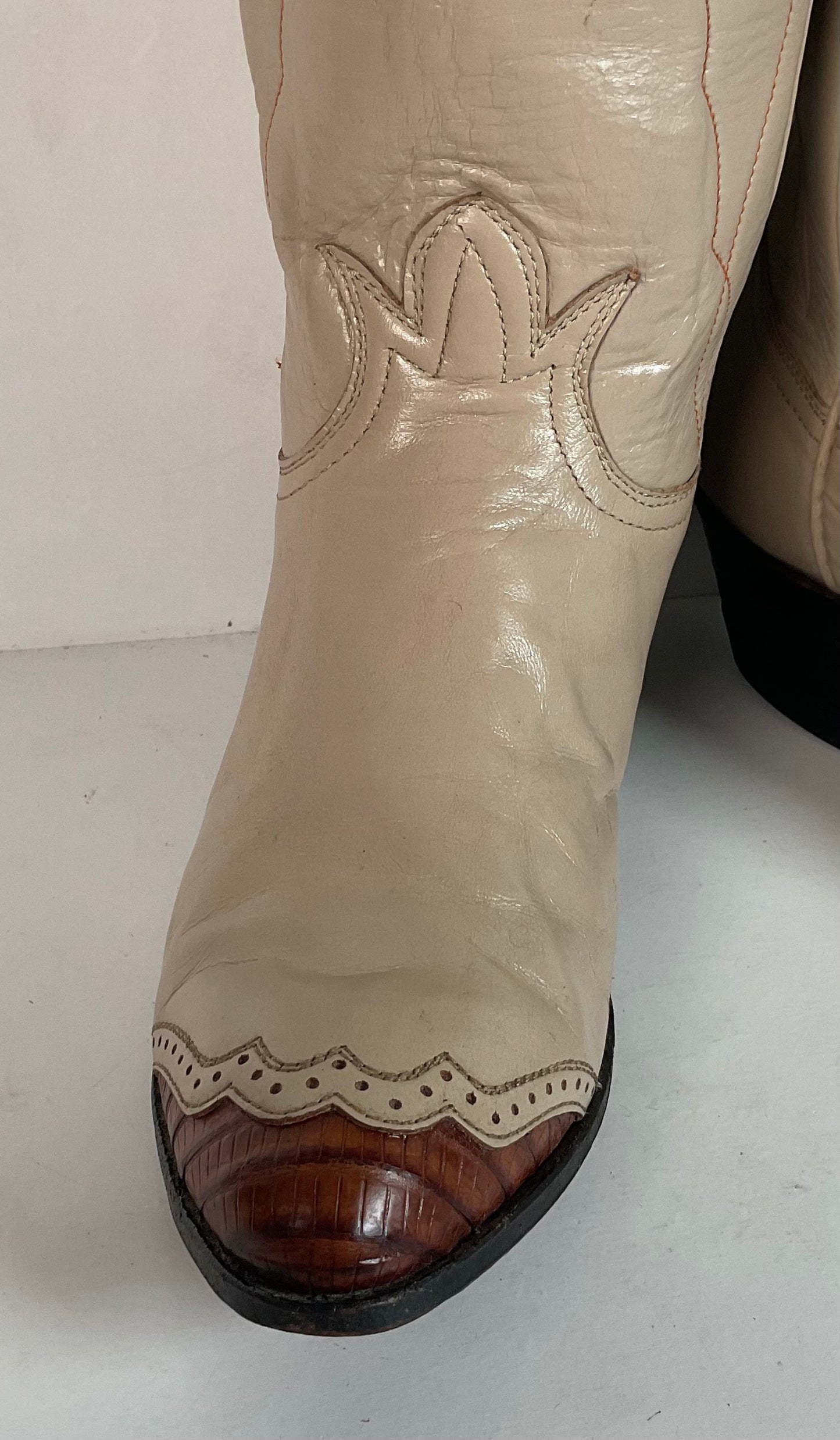Vintage Tony Lama Lizard Wingtip Cowgirl Boots 5.5 A Creme Leather