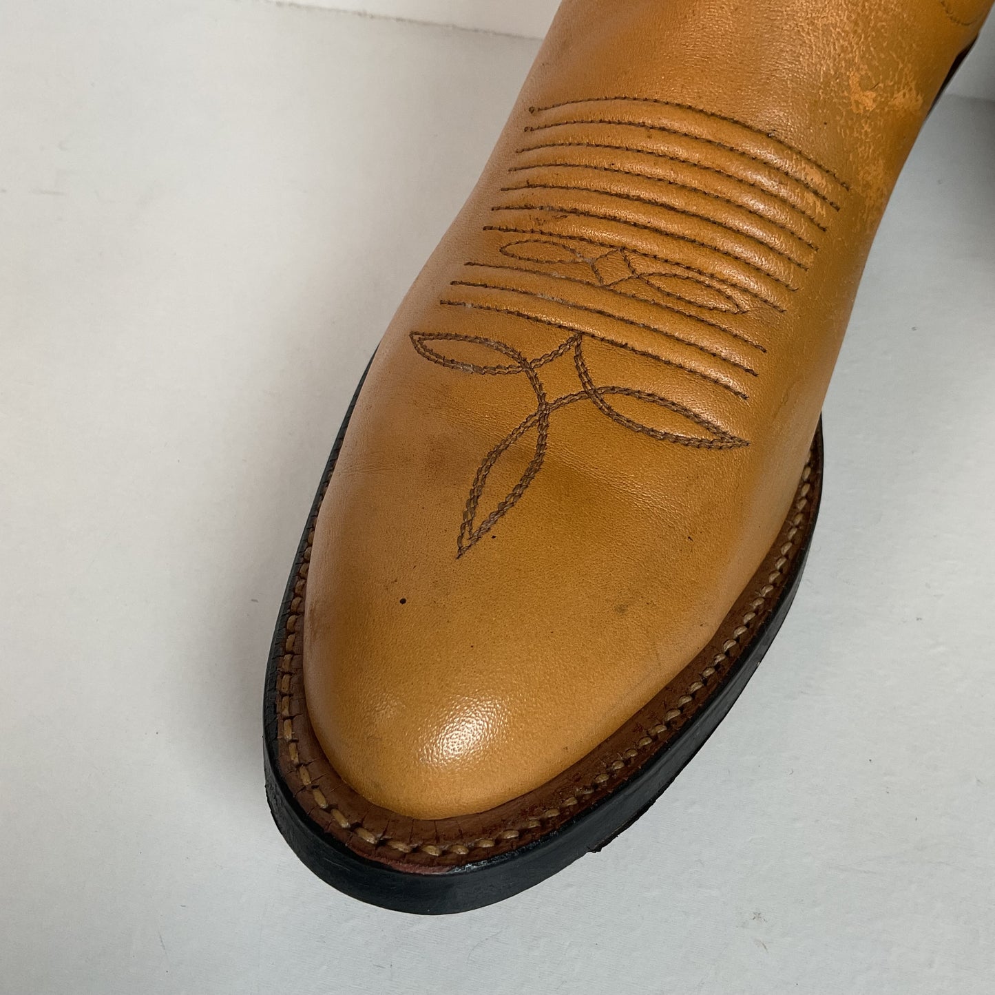 1960s Tony Lama Parade Cowboy Boots Men’s 6 B | Women’s 7 Tooled Inlay