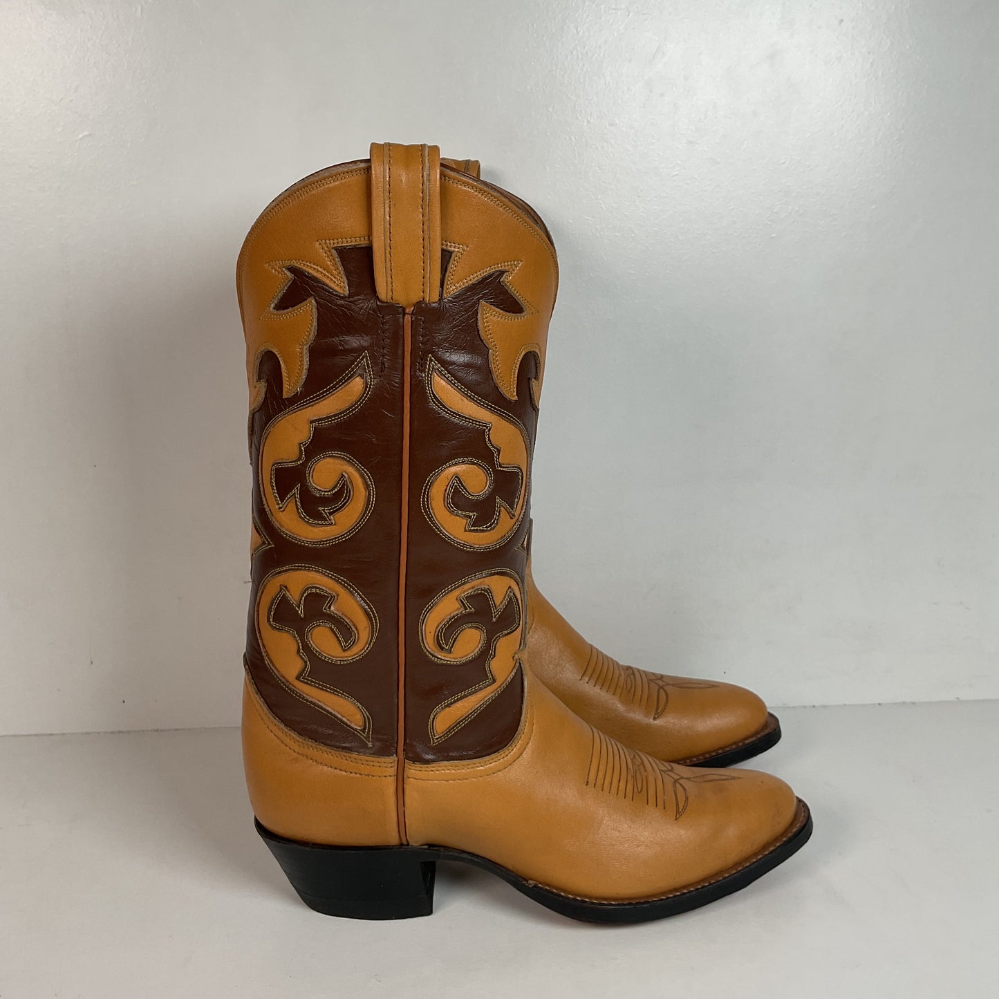 1960s Tony Lama Parade Cowboy Boots Men’s 6 B | Women’s 7 Tooled Inlay