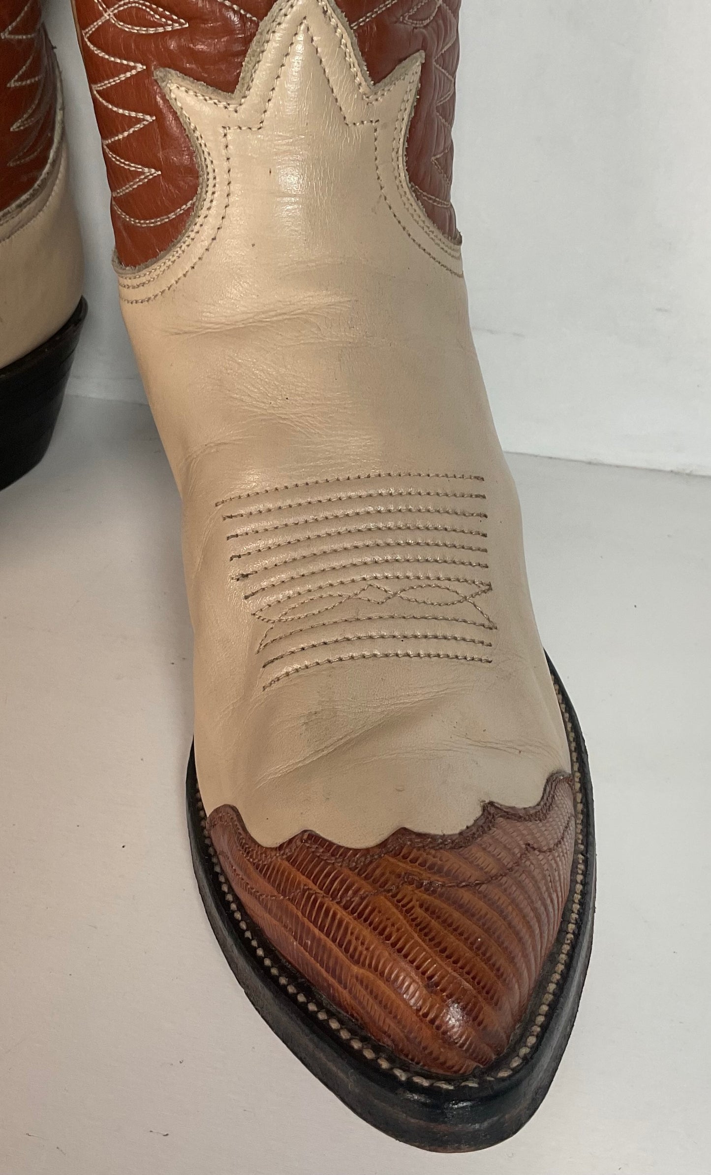 Vintage Tony Lama Urban Cowgirl Boots Men’s 6.5 | Women’s 7.5 Gold Label